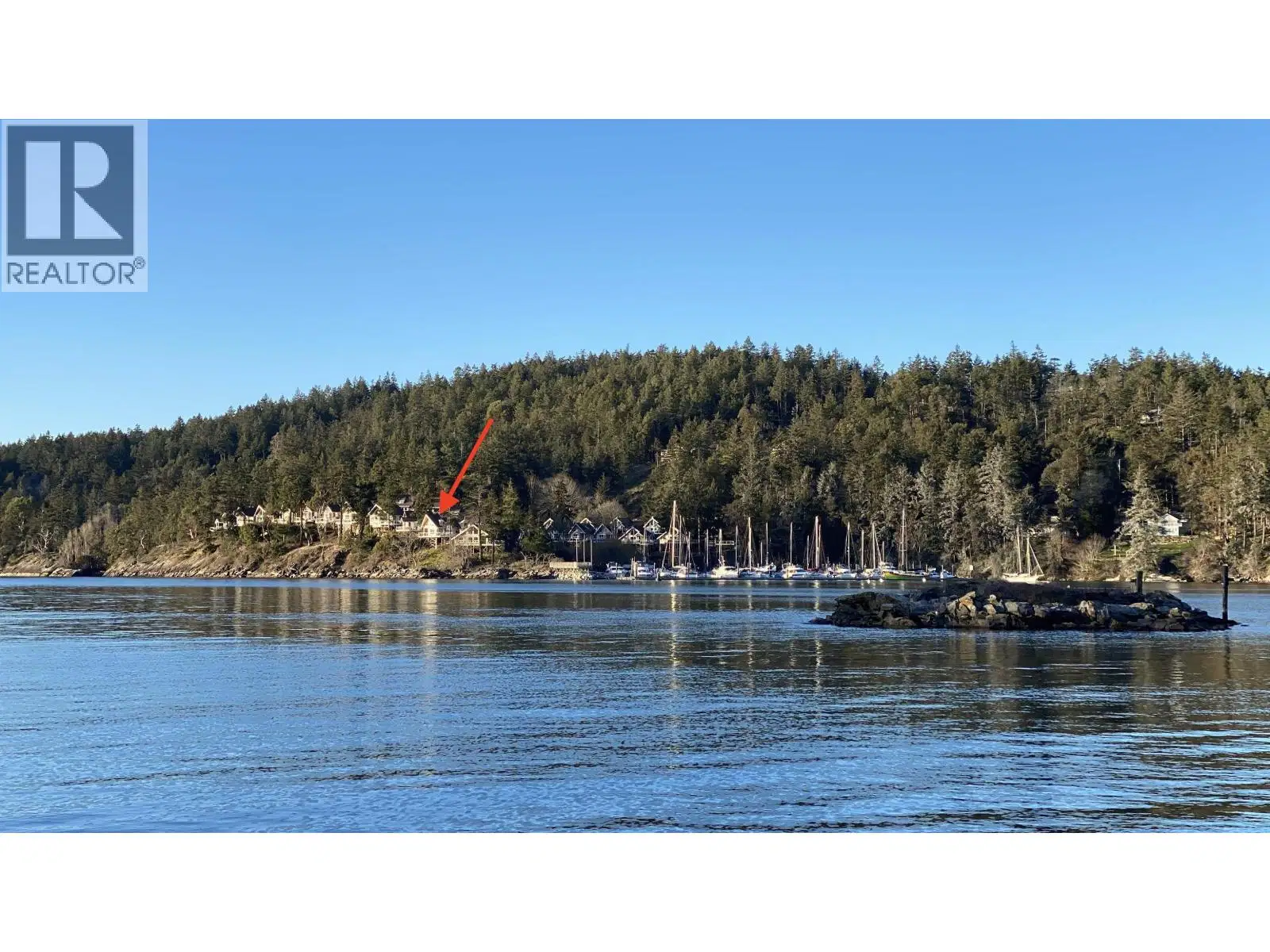 #10C – 2315 MACKINNON Road