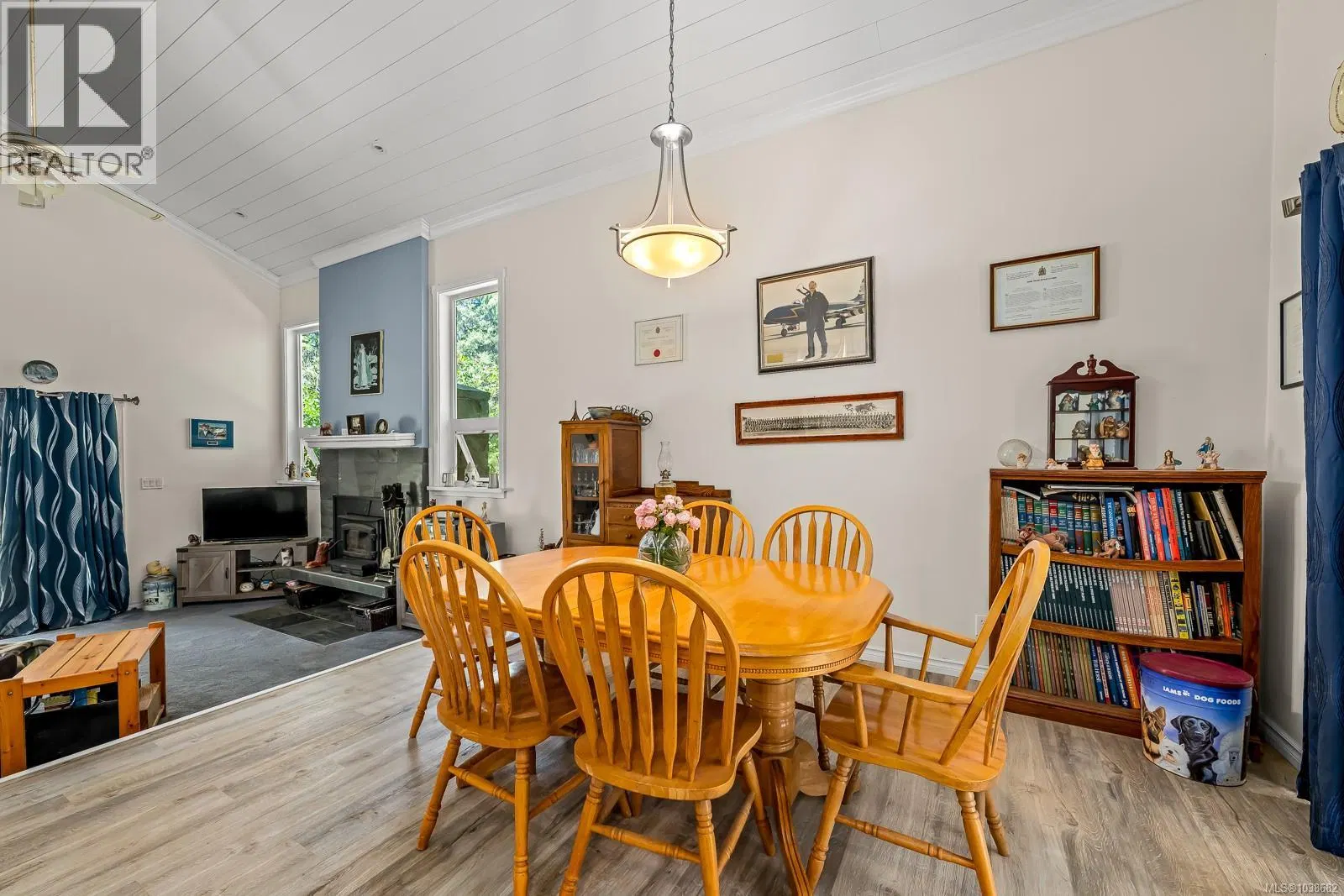Photo 5 of 90 at 2468 Endall Road