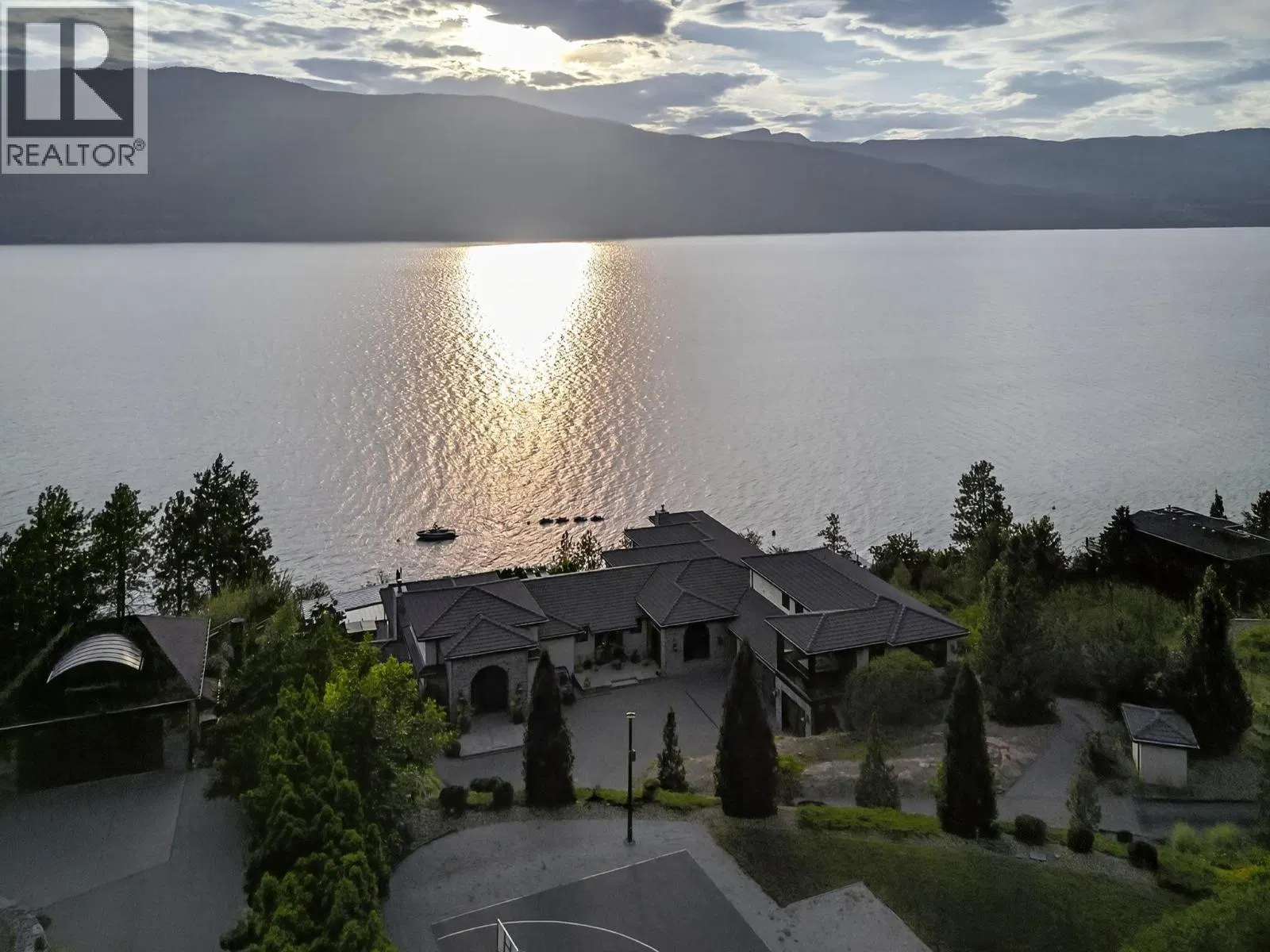 Photo 4 of 99 at 13210 McCreight Road