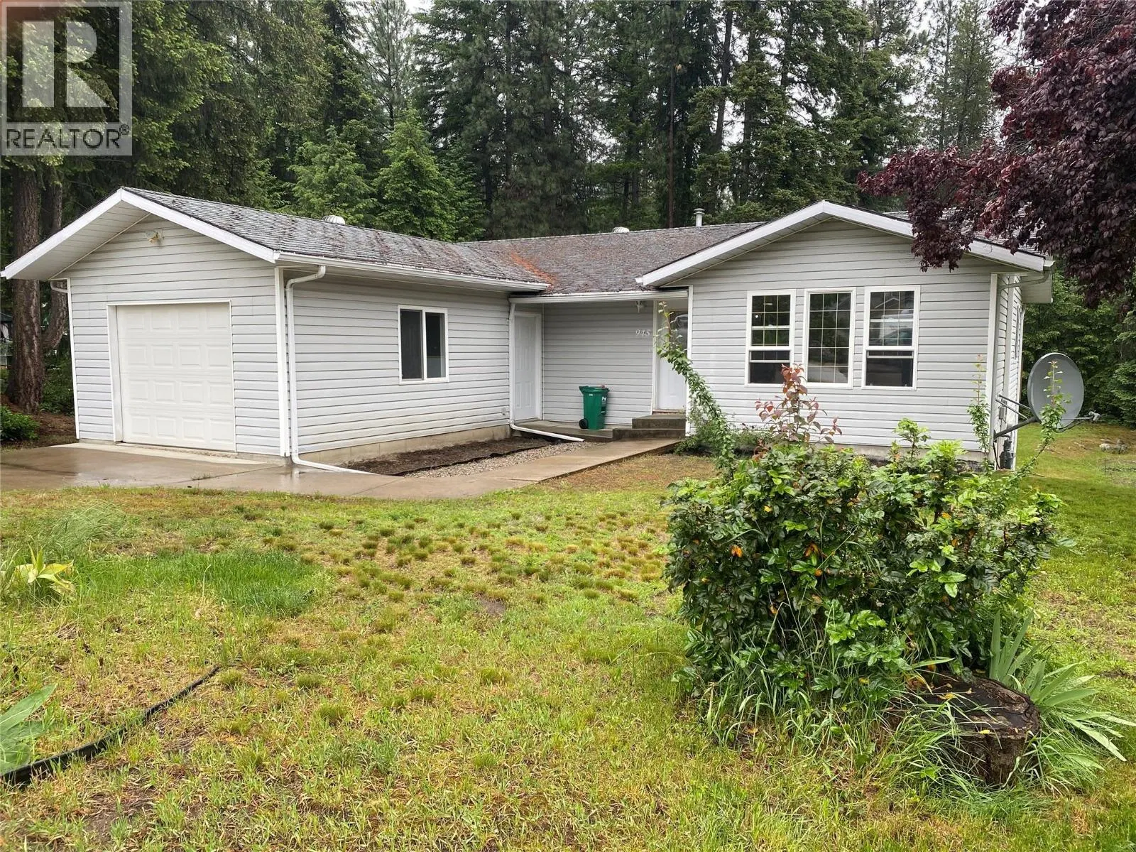 Photo 1 of 70 at 945 Pine Crescent