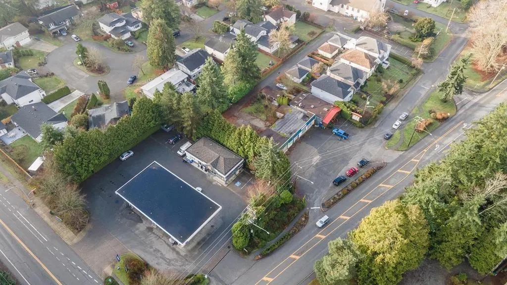 Photo 4 of 16 at 12758 28 Avenue