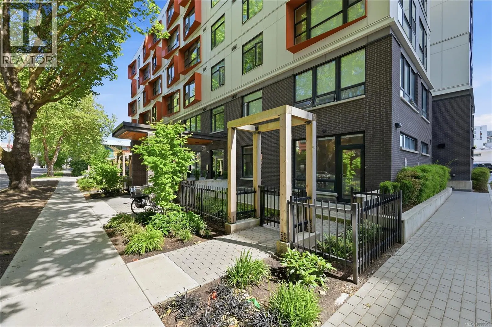 Photo 1 of 22 at #101 – 629 Speed Avenue
