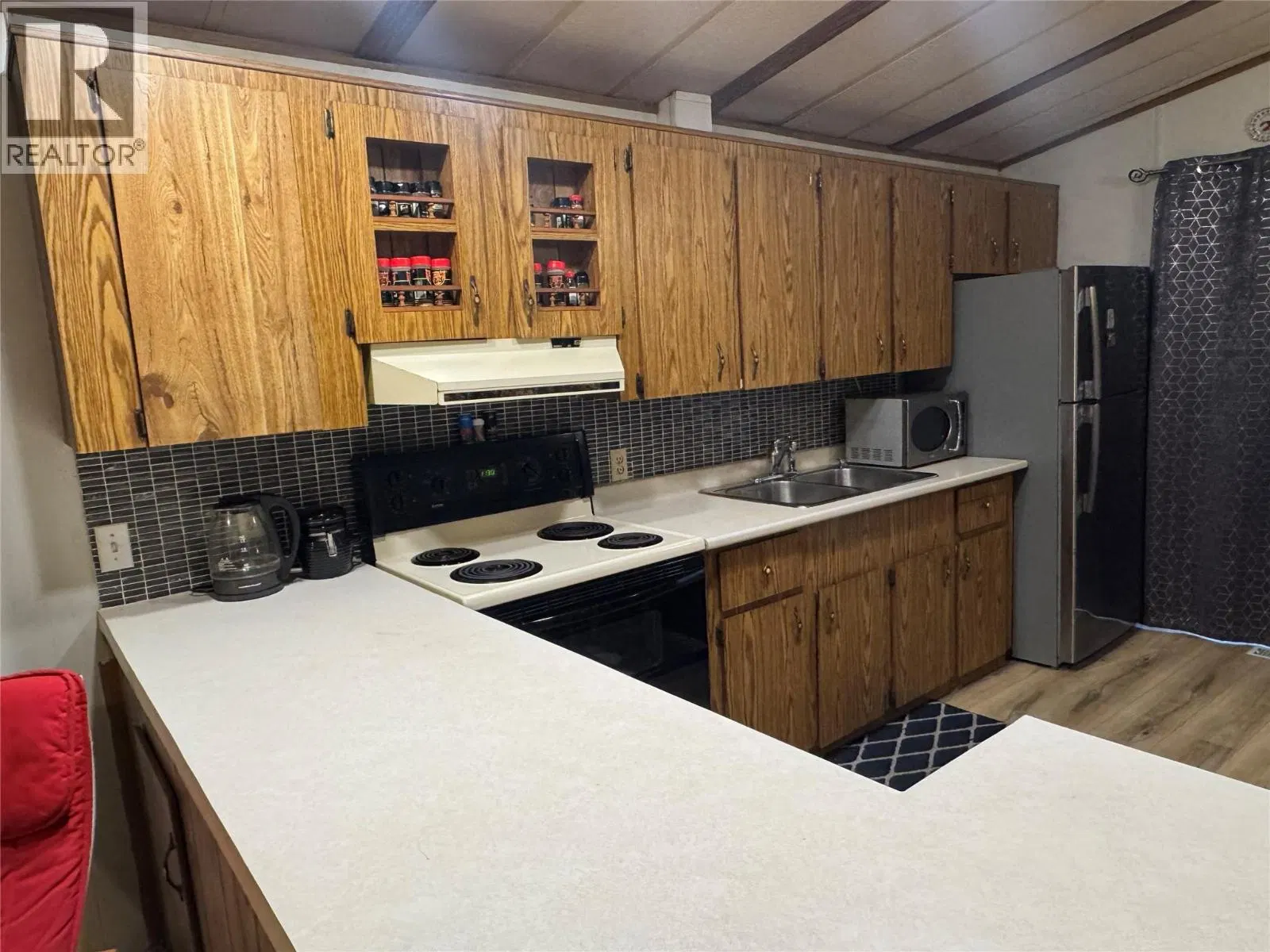 Photo 4 of 25 at #3 – 746 Thompson Avenue