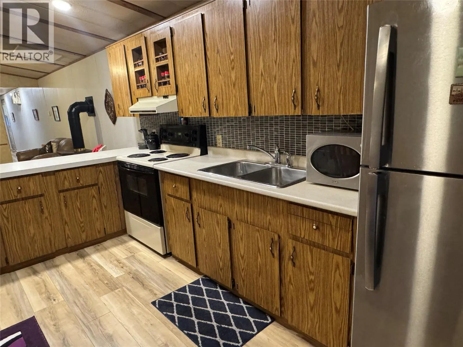 Photo 5 of 25 at #3 – 746 Thompson Avenue