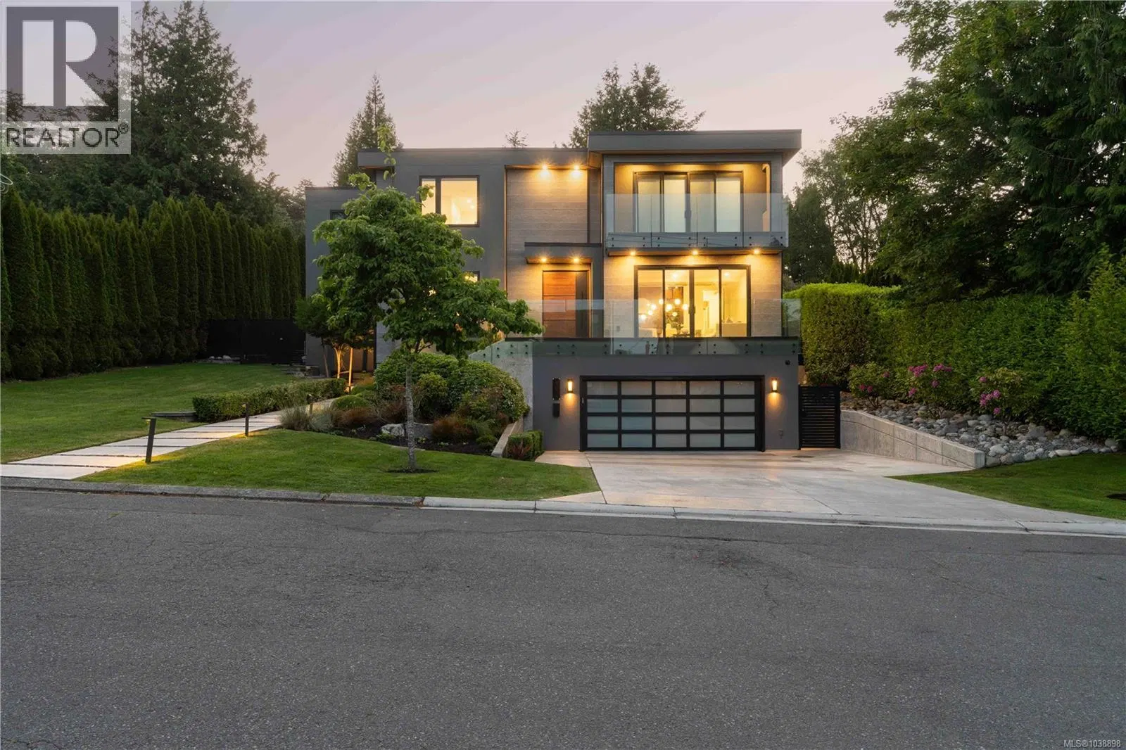 Photo 3 of 72 at 374 Sunset Avenue