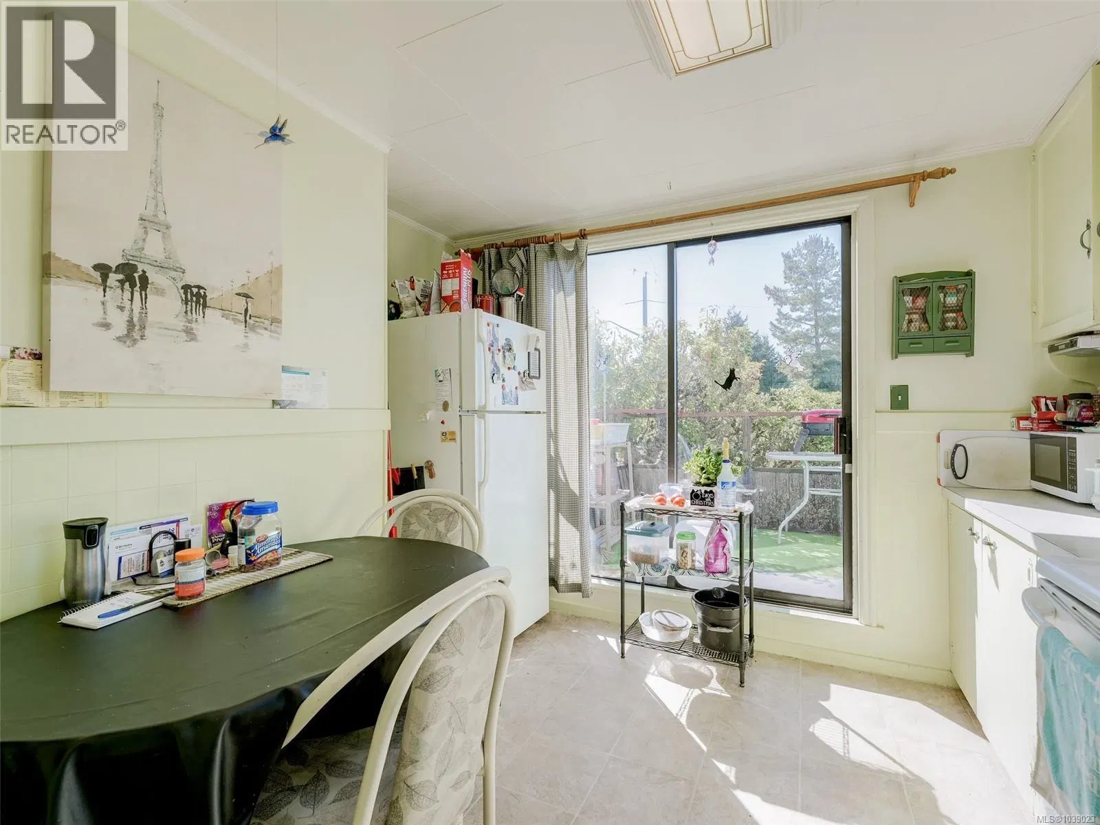 Photo 5 of 25 at 8 Camden Avenue