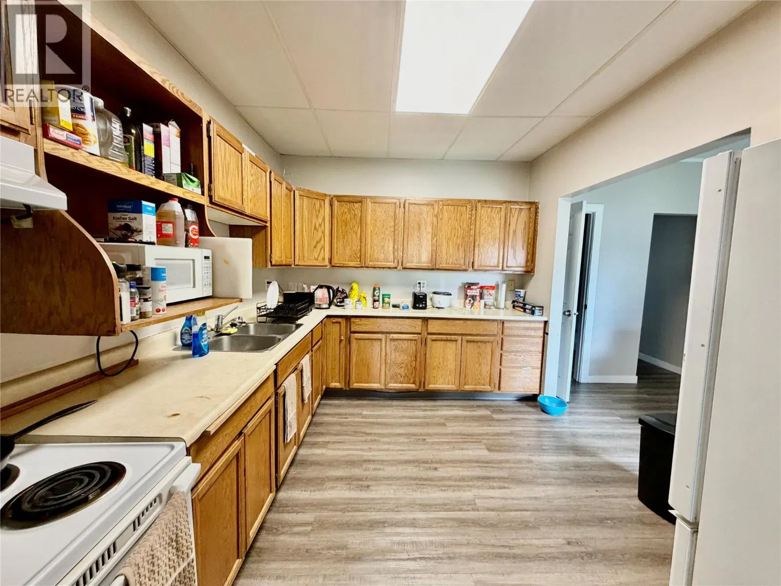 Photo 4 of 14 at 512 97A Avenue
