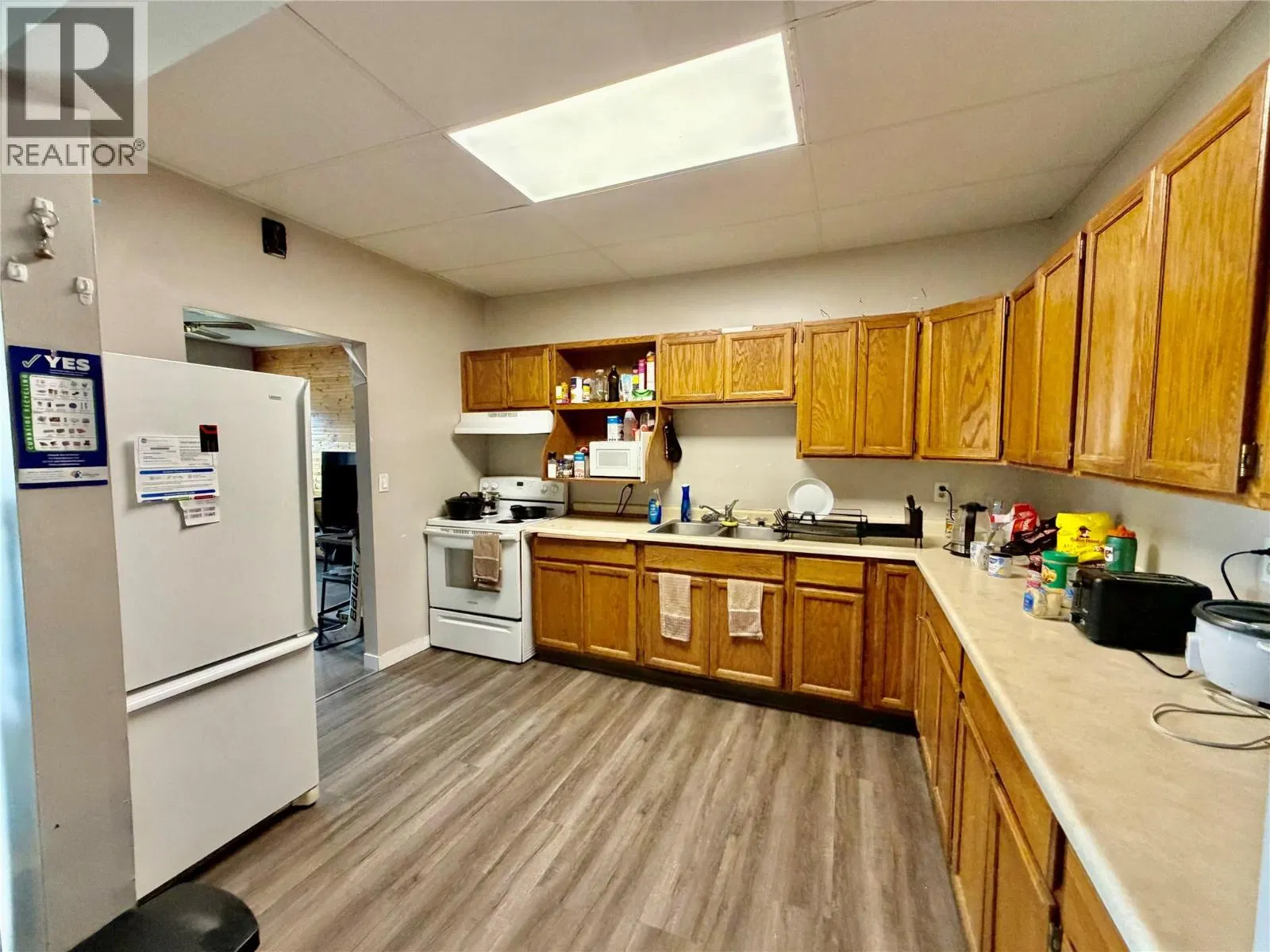 Photo 5 of 14 at 512 97A Avenue