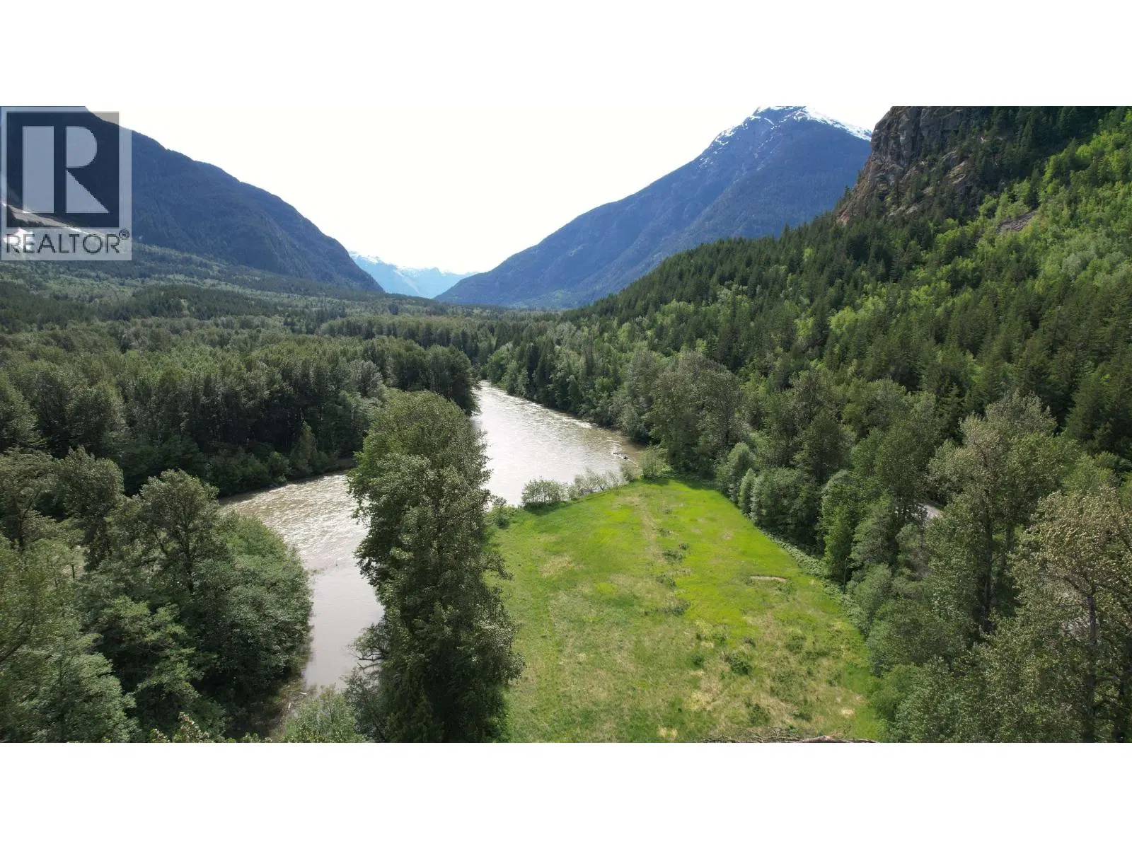 Photo 3 of 21 at SE 1/4 – SEC 29 MACKENZIE 20 Highway