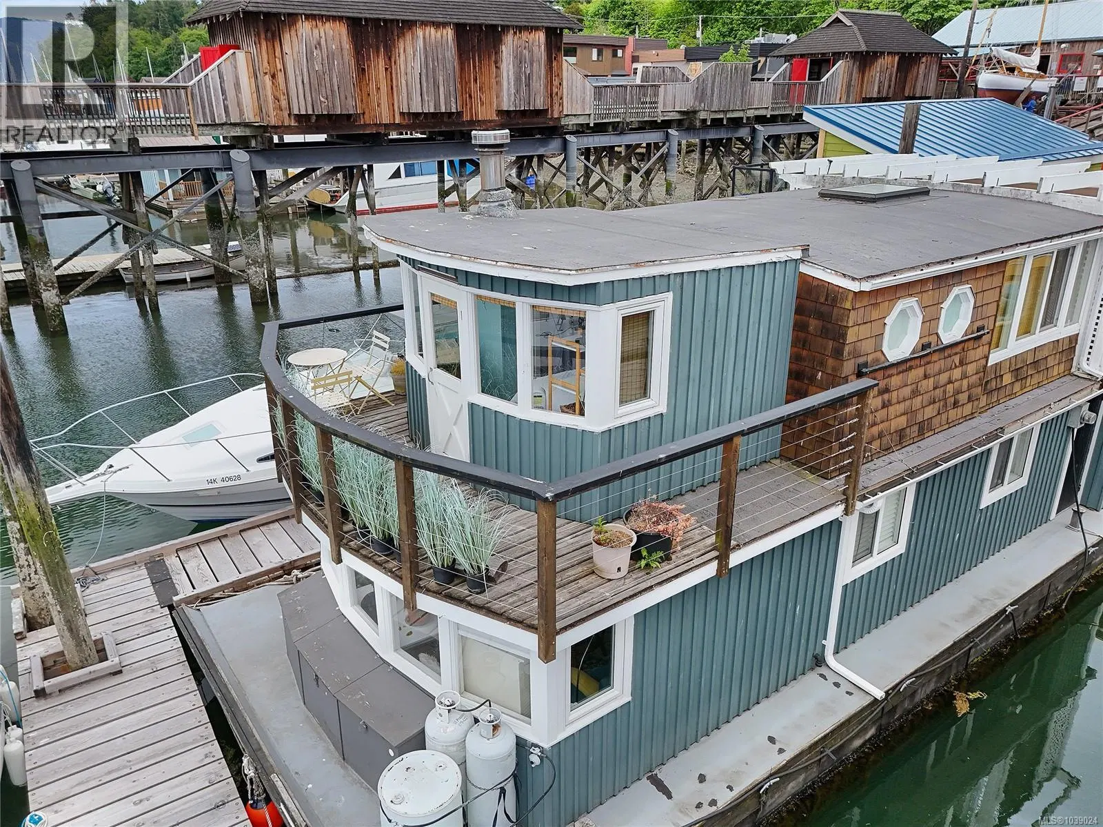 Photo 3 of 32 at #5 – 1765 Cowichan Bay Road