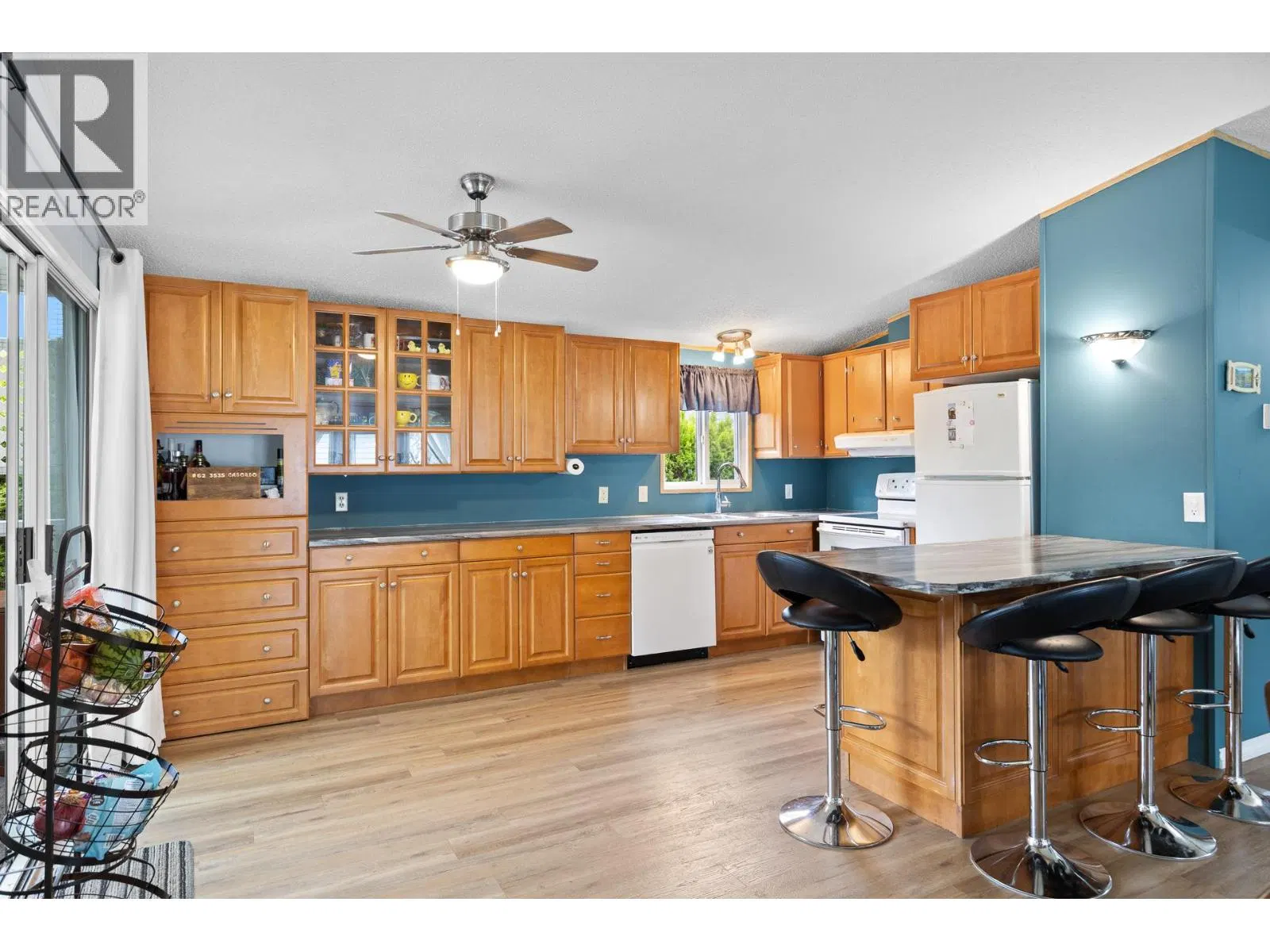 Photo 2 of 30 at #62 – 3535 Casorso Road