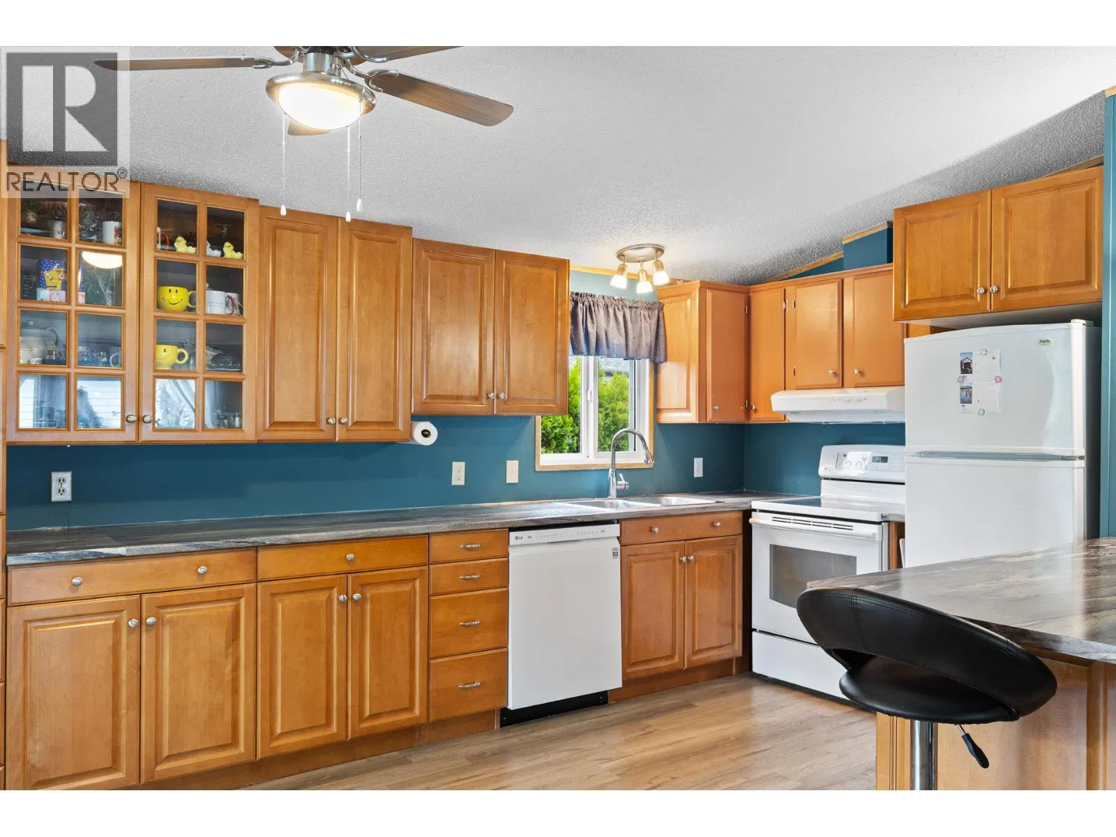 Photo 4 of 30 at #62 – 3535 Casorso Road