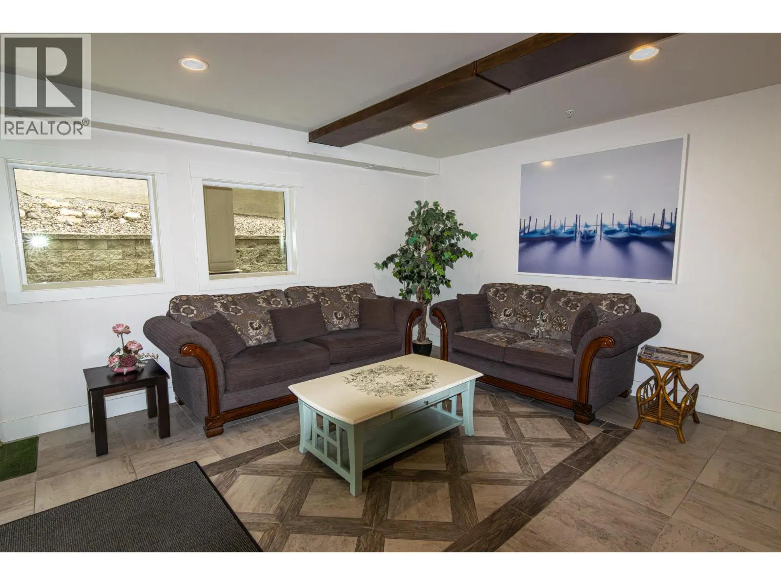 Photo 3 of 45 at #402 – 330 4 Avenue