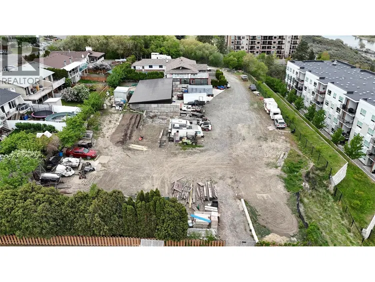 Photo 2 of 11 at 964 FERNIE Road