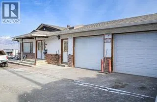 Photo 4 of 11 at 964 FERNIE Road