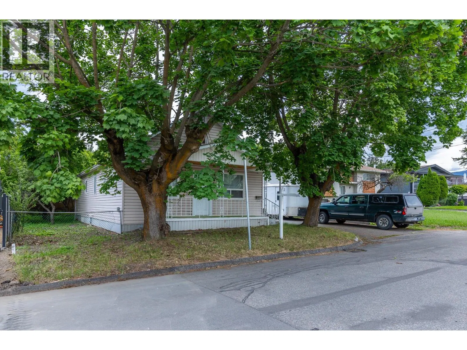 Photo 3 of 44 at 3905 26 Street