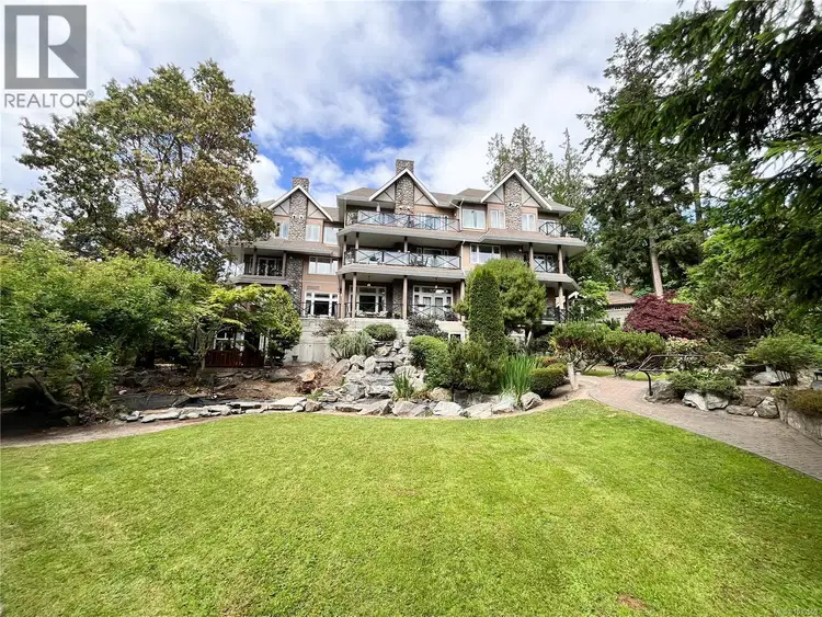 #206 – 2326 Harbour Road