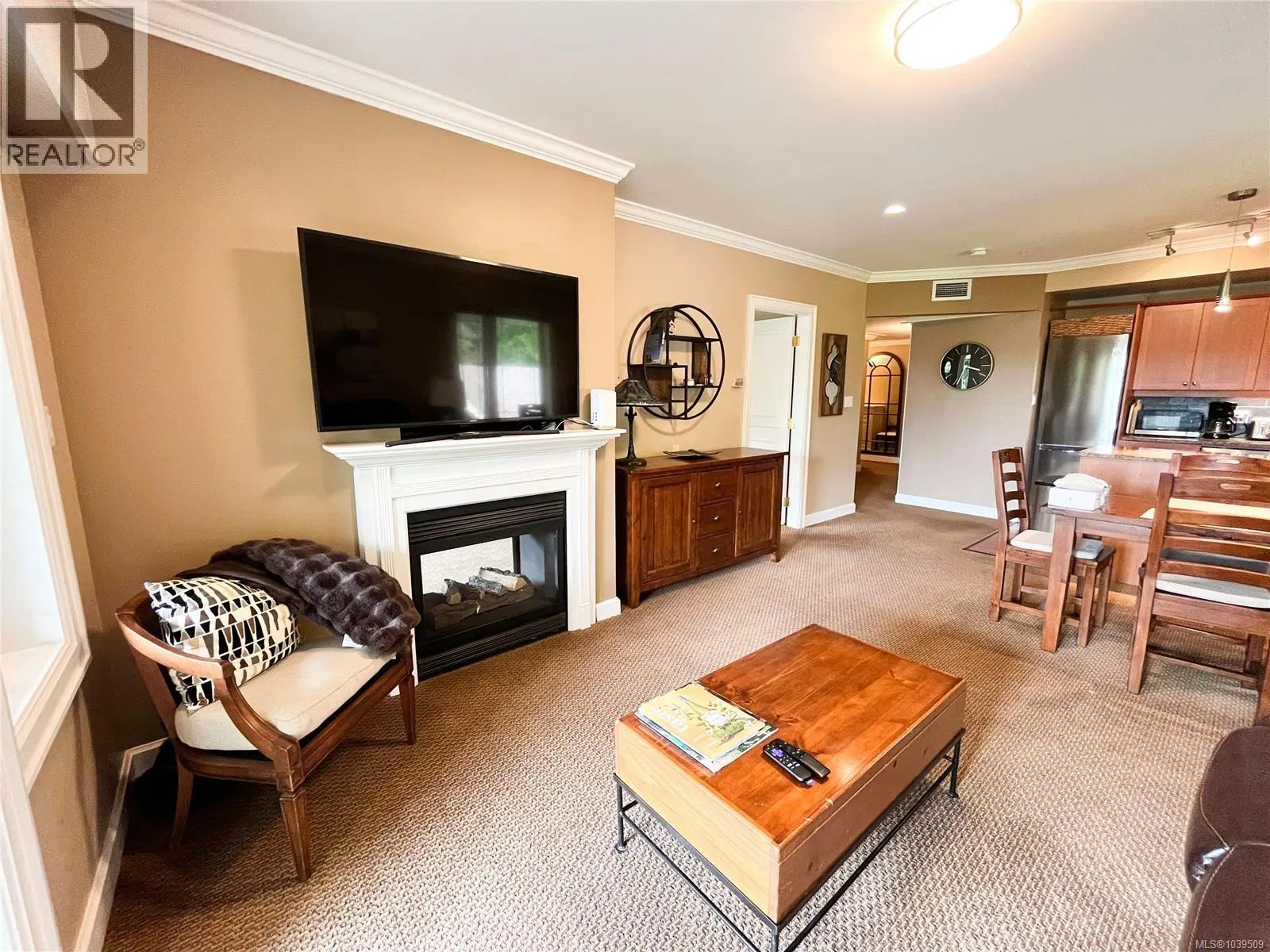 Photo 5 of 28 at #206 – 2326 Harbour Road