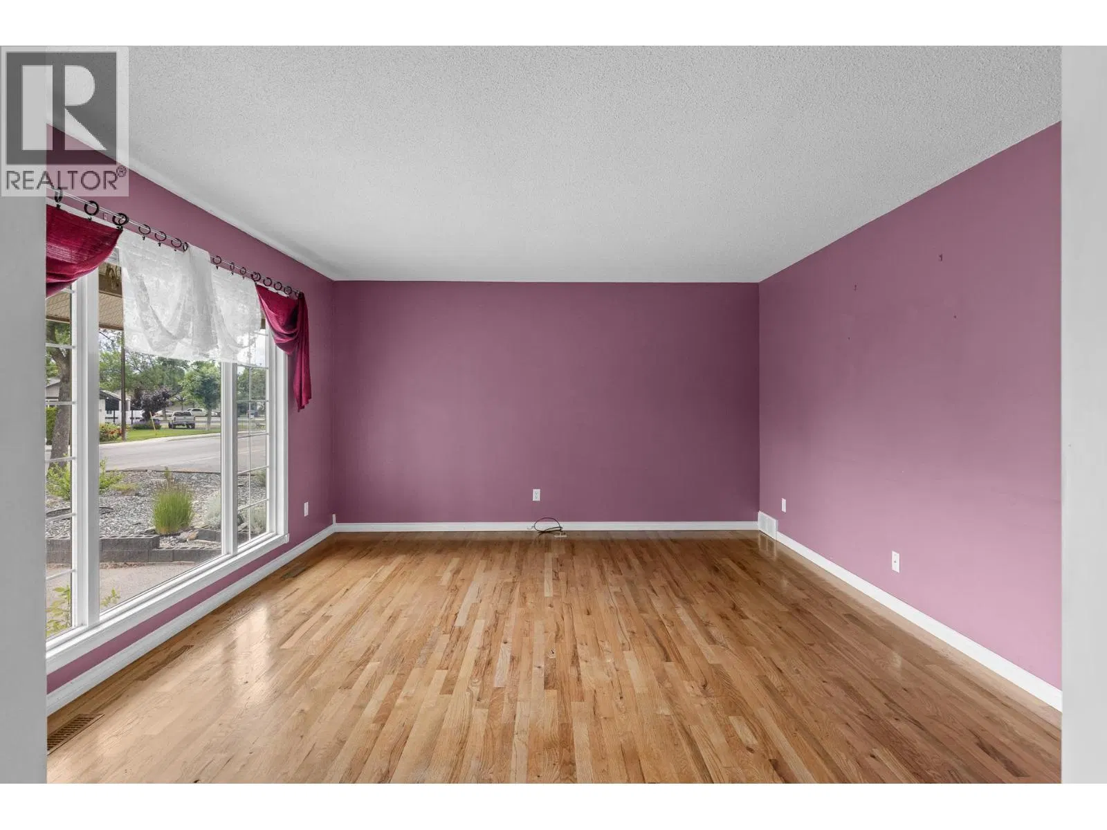 Photo 4 of 65 at 975 Neptune Road