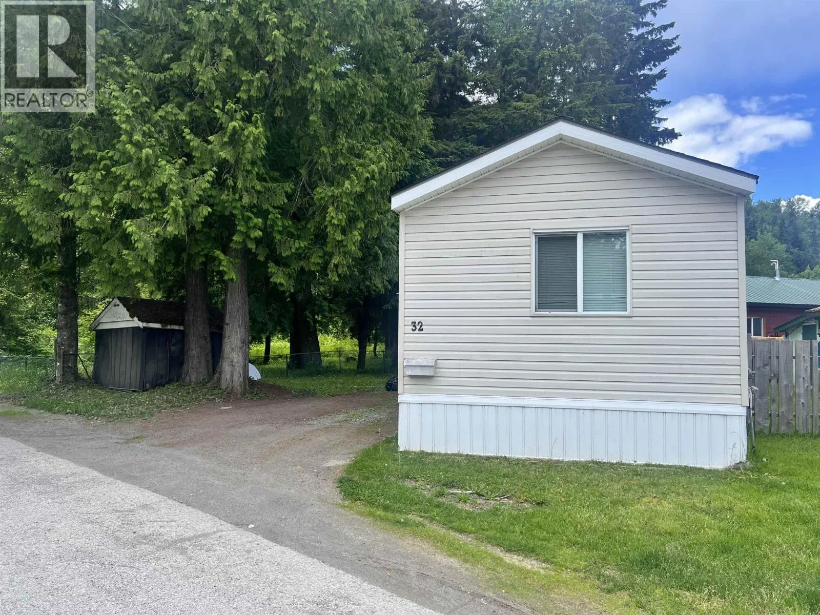 Photo 3 of 14 at #32 – 4619 LOWRIE Avenue