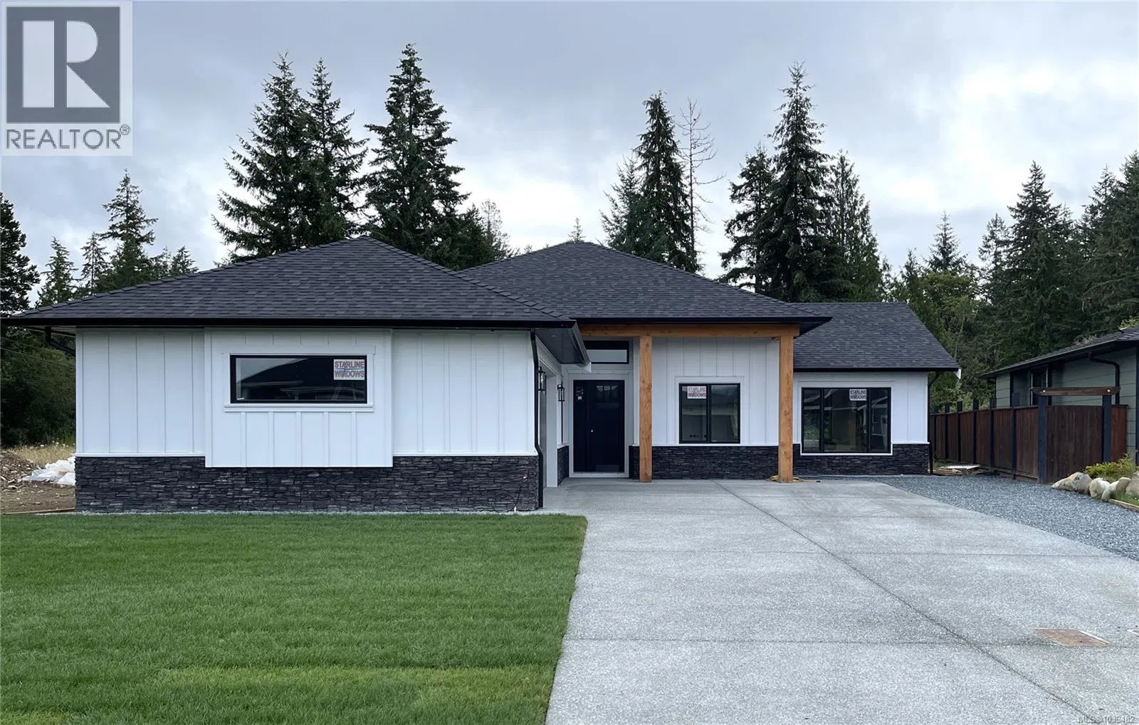 Photo 1 of 24 at 3036 Arbutus Drive