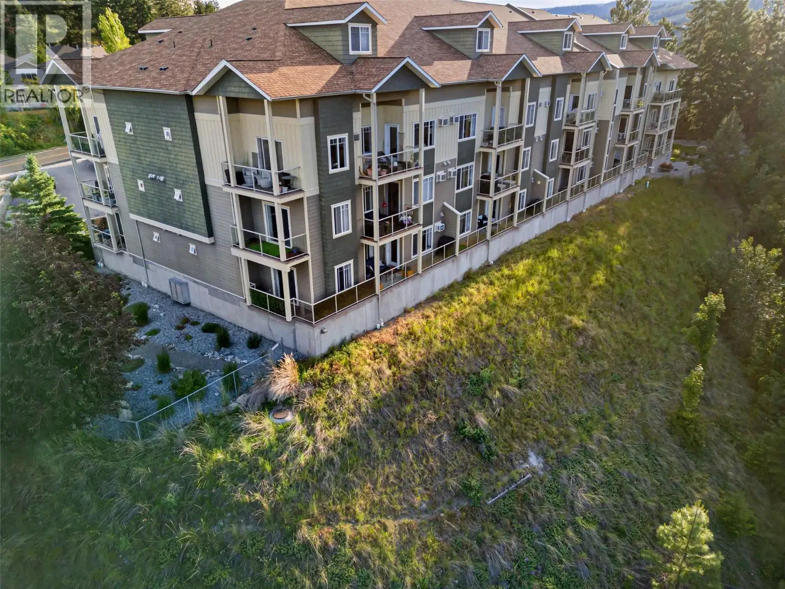 #110 – 2120 Shannon Ridge Drive