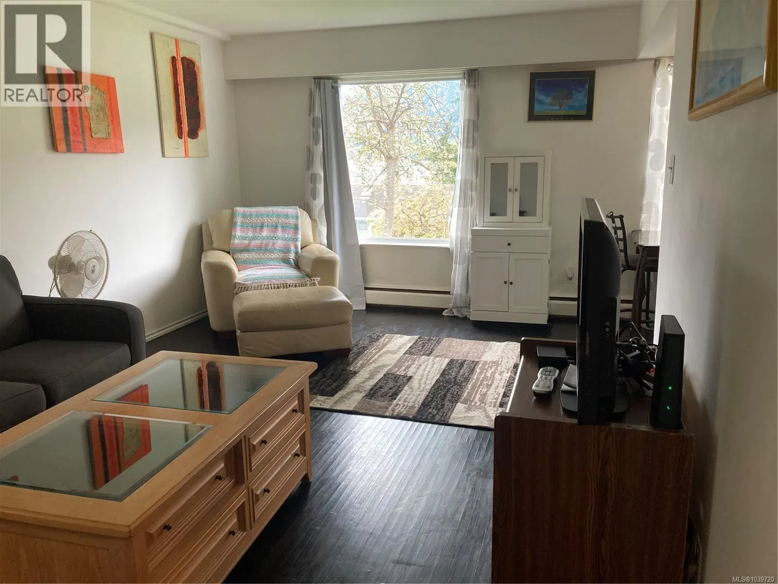 Photo 2 of 6 at #405 – 1083 Maquinna Avenue
