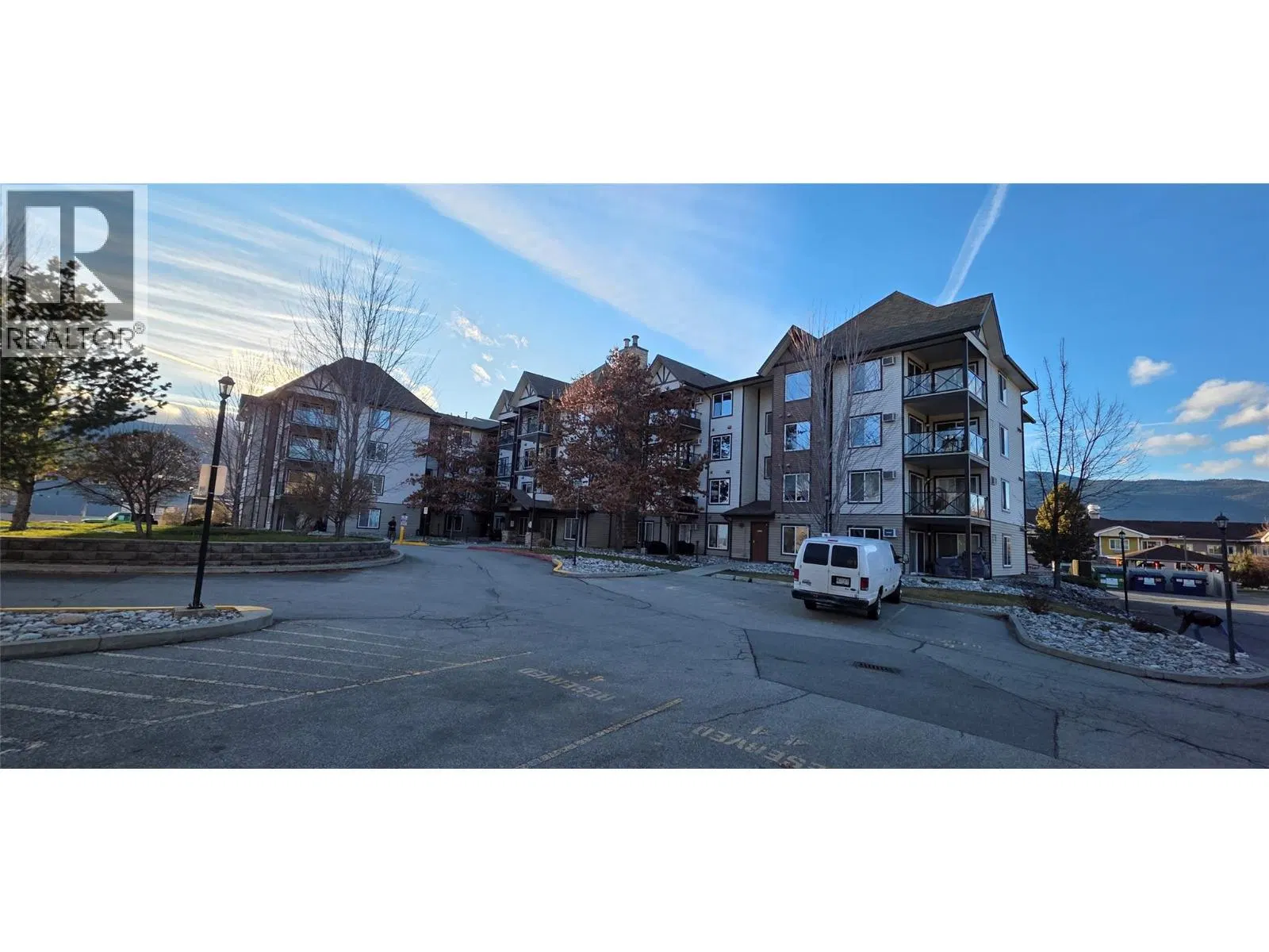 Photo 2 of 14 at #206 – 256 Hastings Avenue