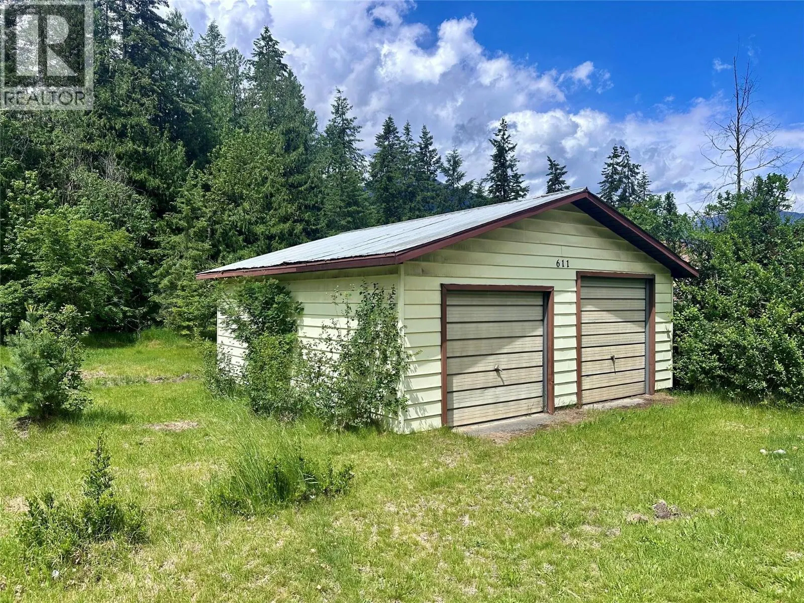 Photo 1 of 19 at 611 Slocan Street