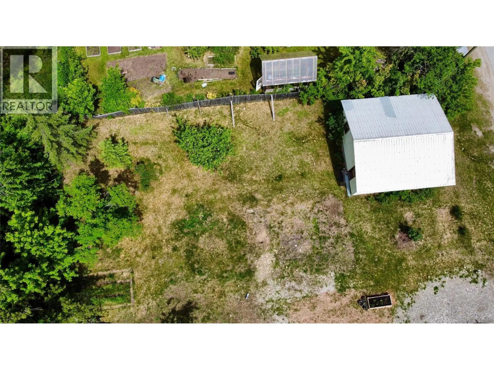 Photo 5 of 19 at 611 Slocan Street
