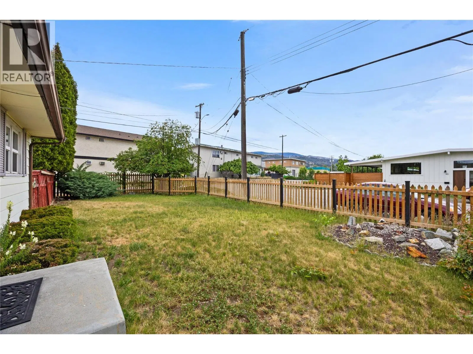 Photo 2 of 24 at 39 Granby Place