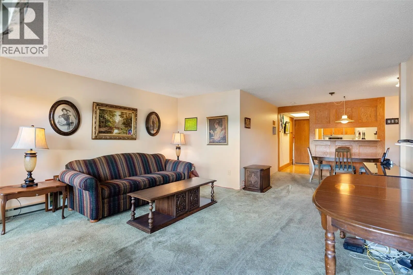 Photo 4 of 33 at #402 – 2605 Windsor Road