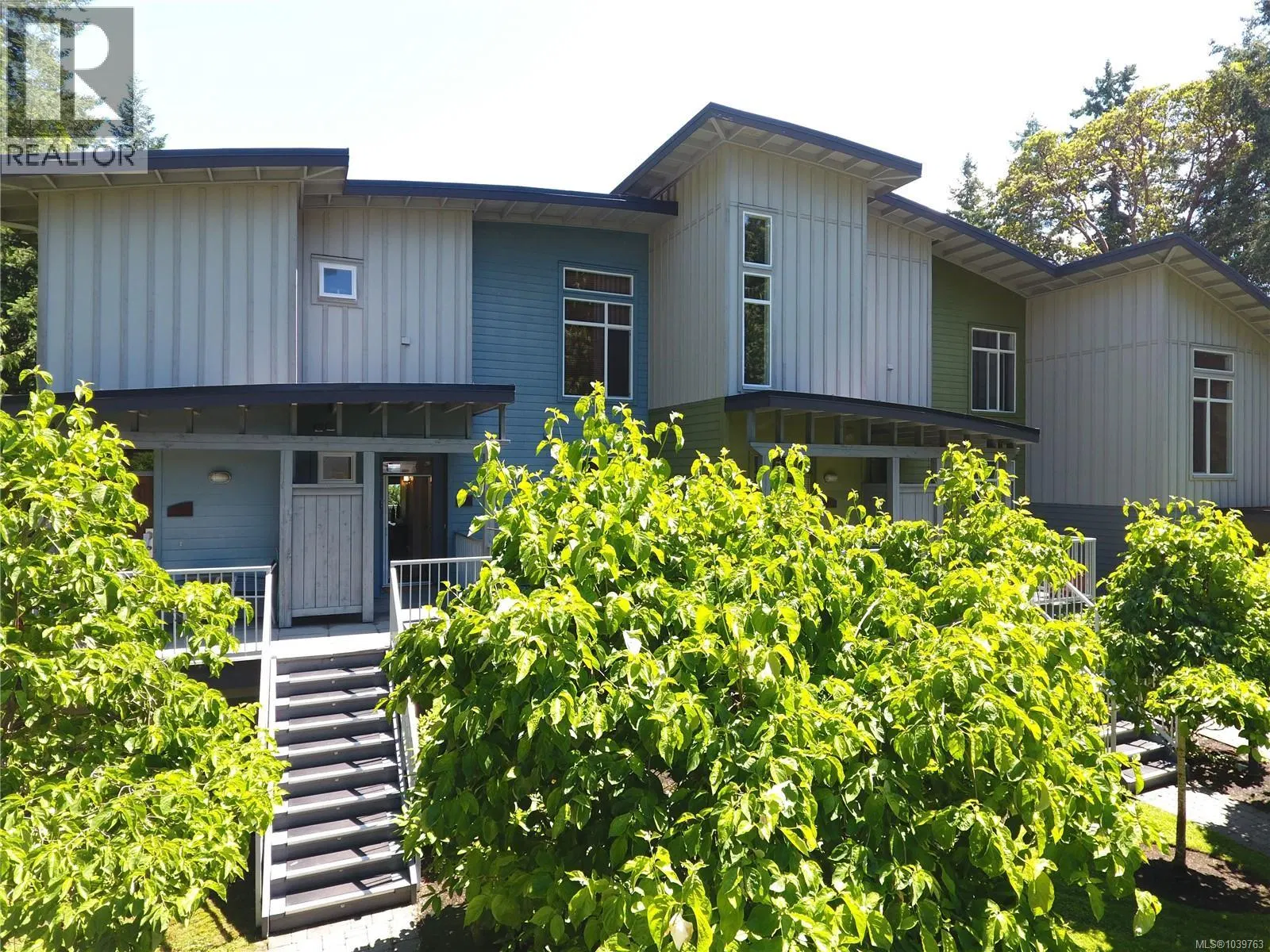 Photo 2 of 52 at #32 – 1059 Tanglewood Place