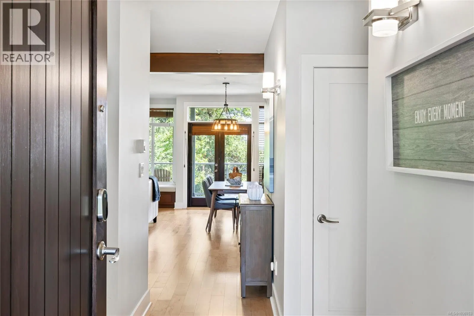 Photo 4 of 52 at #32 – 1059 Tanglewood Place