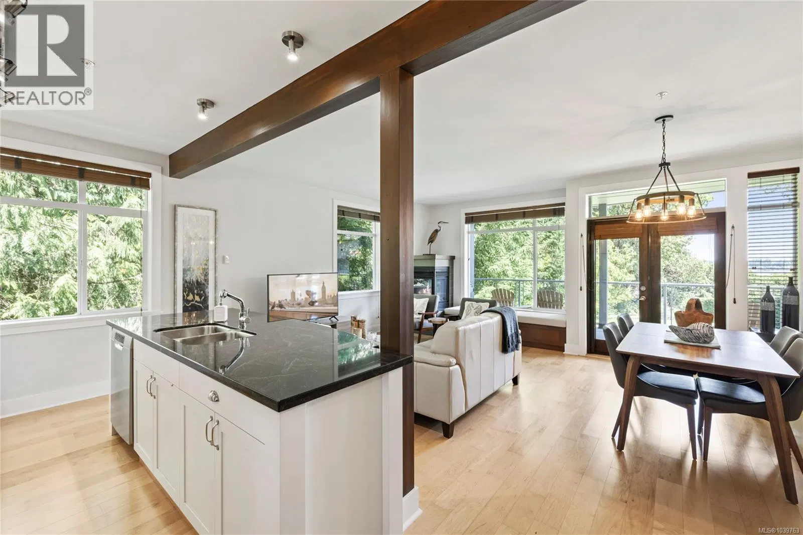 Photo 5 of 52 at #32 – 1059 Tanglewood Place