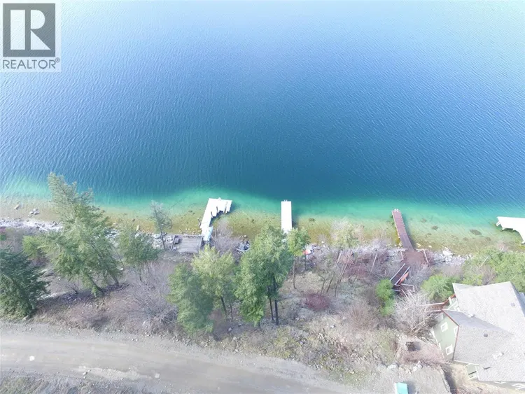 Photo 3 of 18 at 5649 Cosens Bay Road