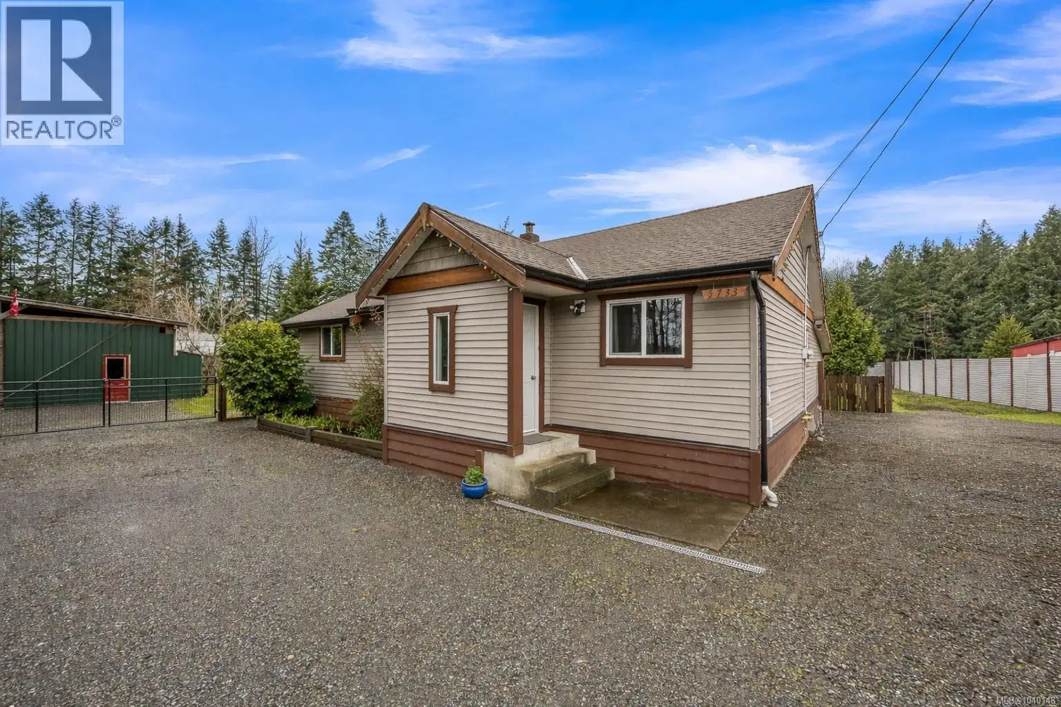 5733 Island Highway