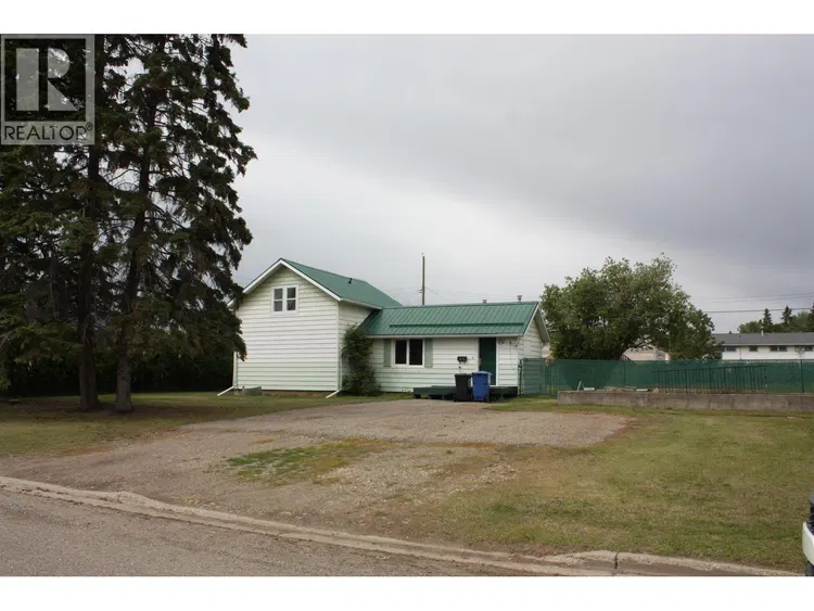 Photo 2 of 32 at 9503 95 Street