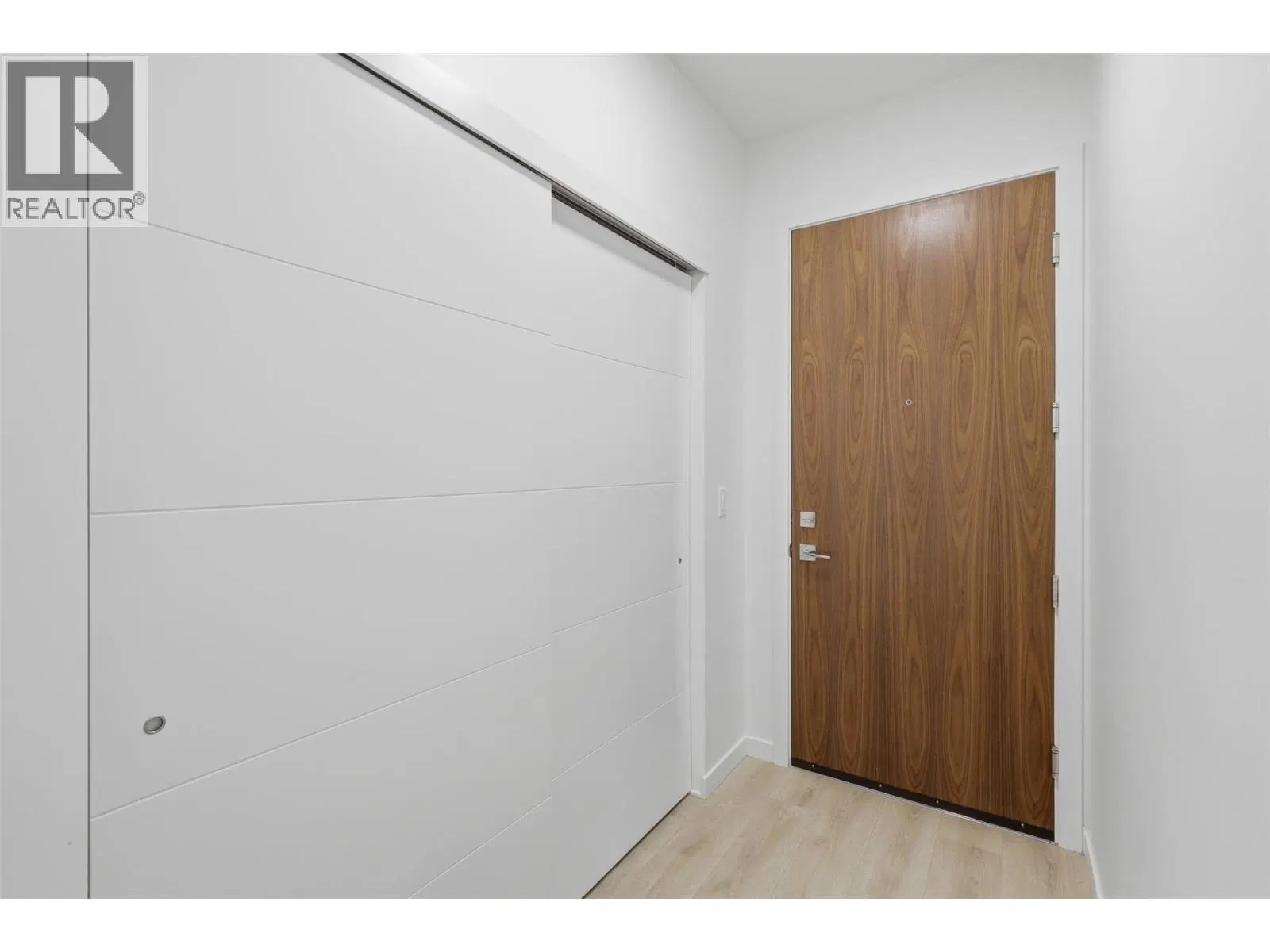 Photo 5 of 57 at #3407 – 1405 Springhill Drive