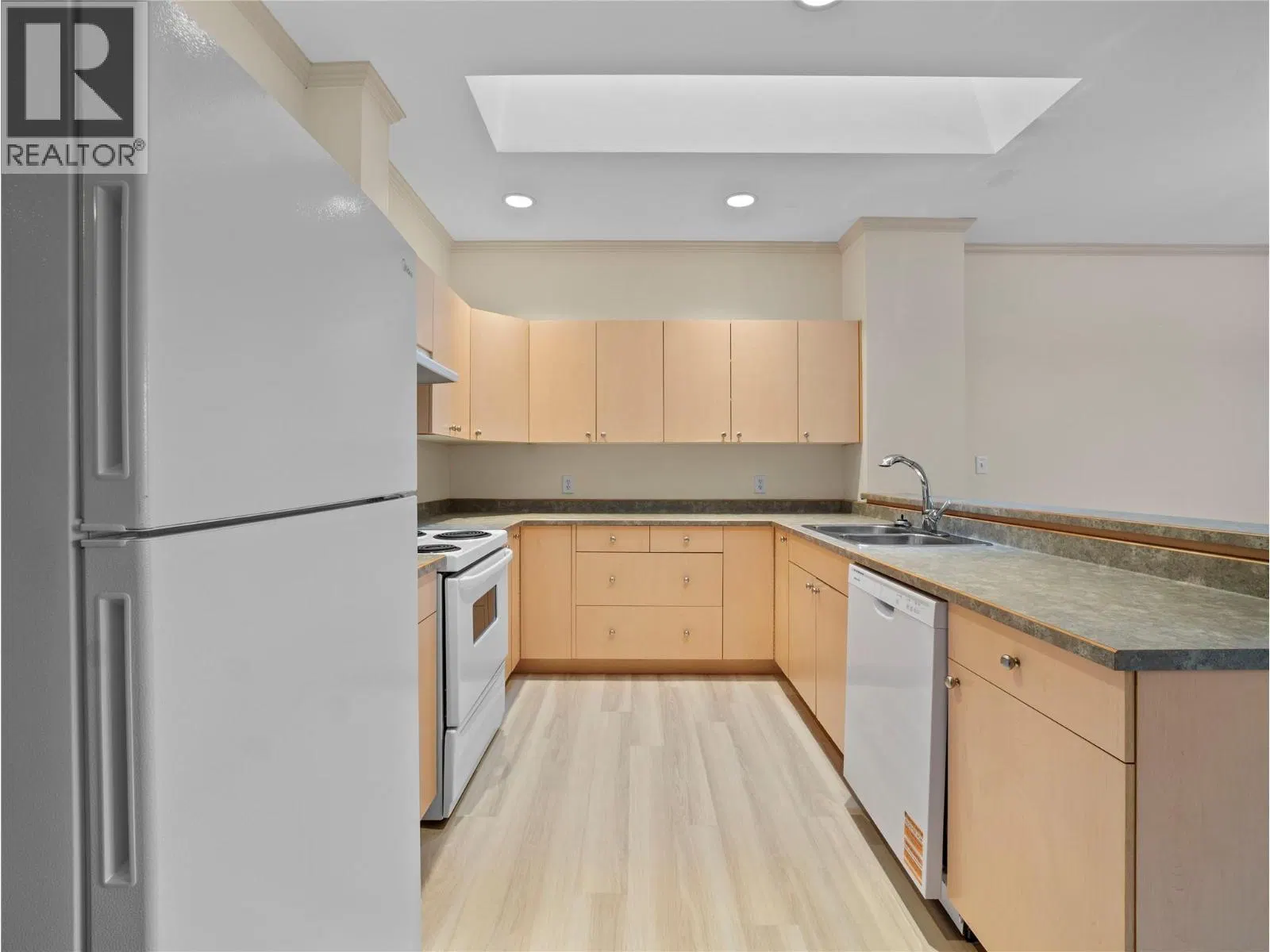 Photo 3 of 38 at #7 – 680 Marine Park Drive