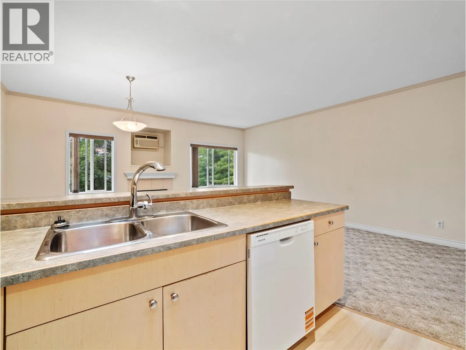 Photo 4 of 38 at #7 – 680 Marine Park Drive