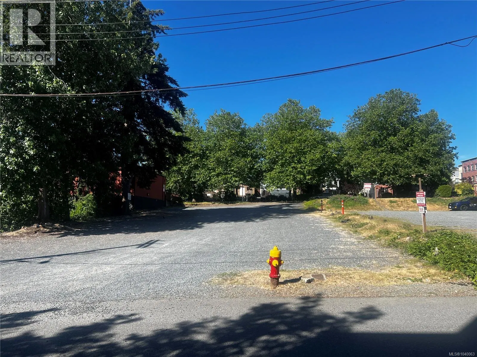 Photo 4 of 9 at 352 Wesley Street