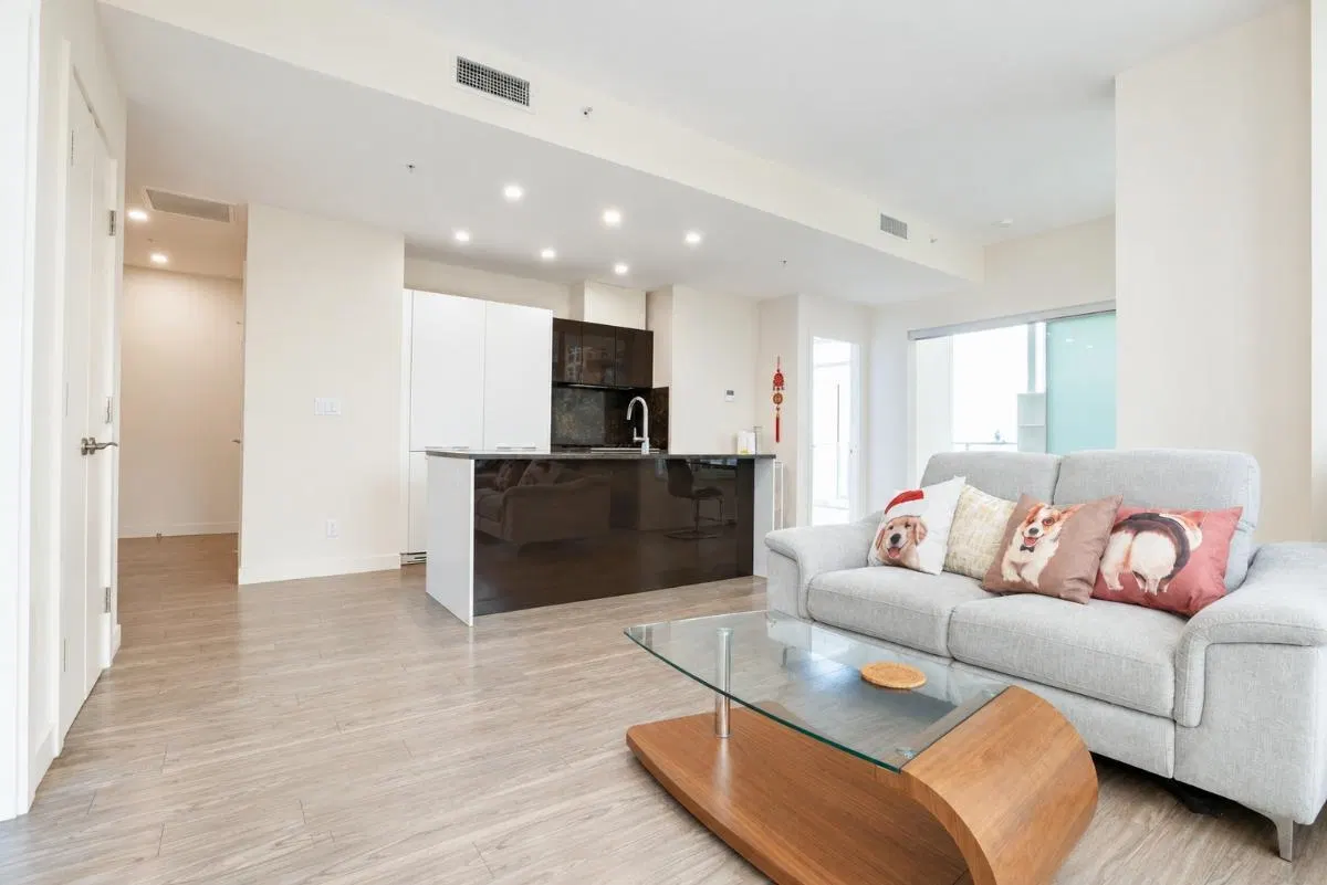 Photo 5 of 21 at #7xx – 6288 Cassie Avenue