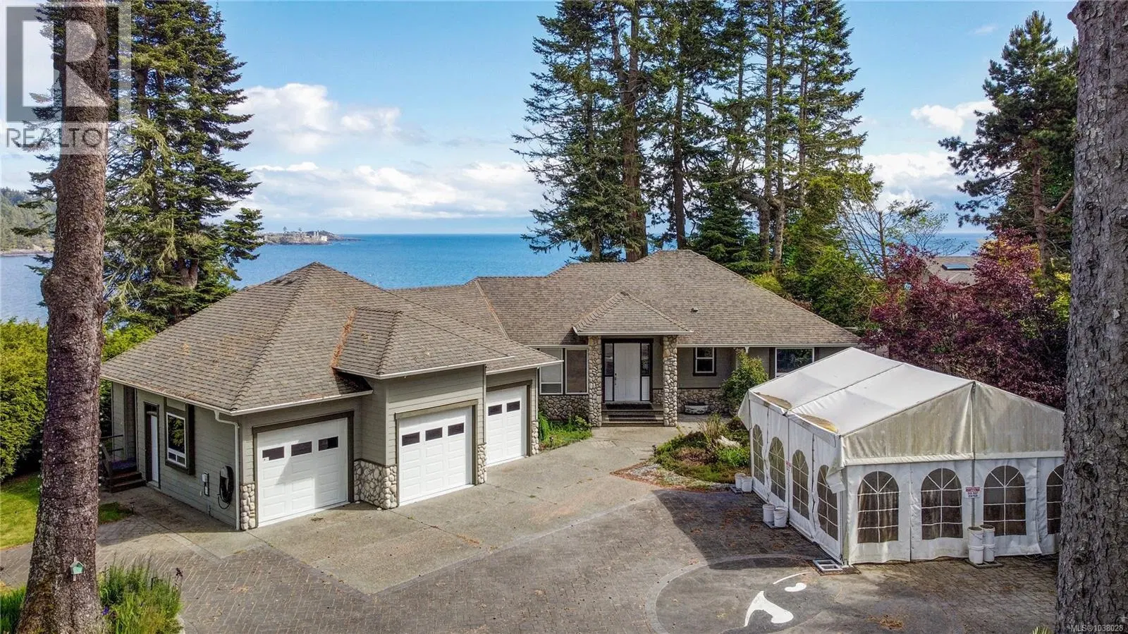 Photo 3 of 30 at 7079 Richview Drive