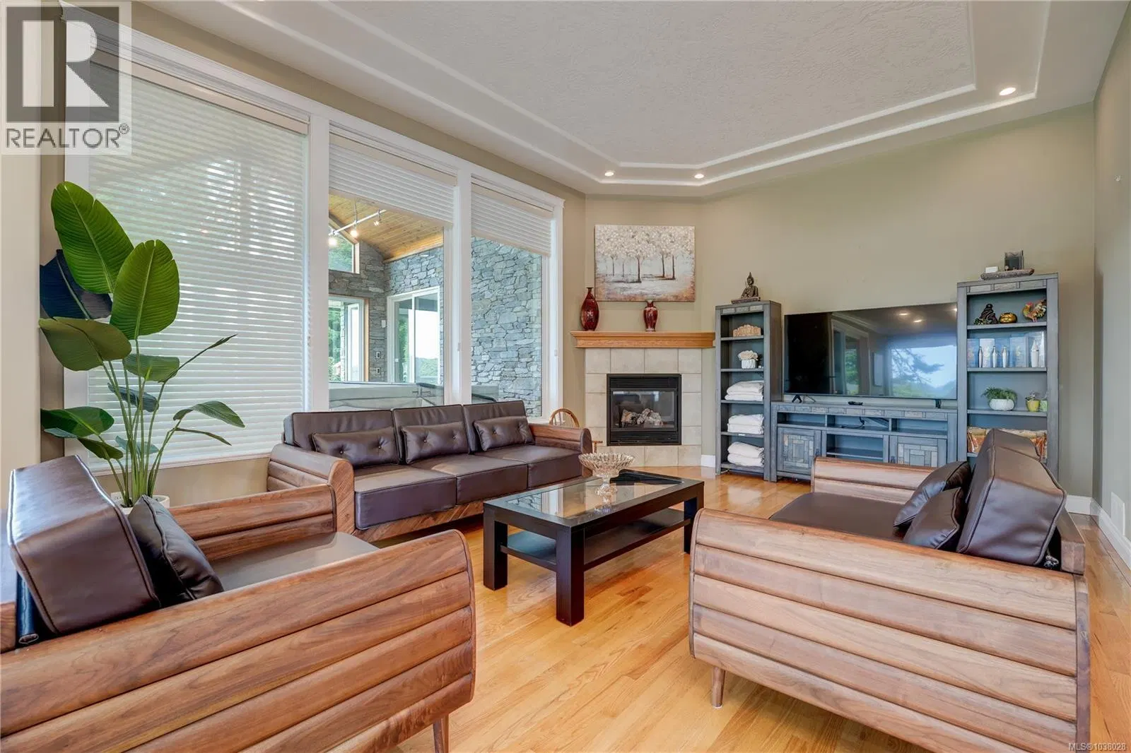 Photo 4 of 30 at 7079 Richview Drive