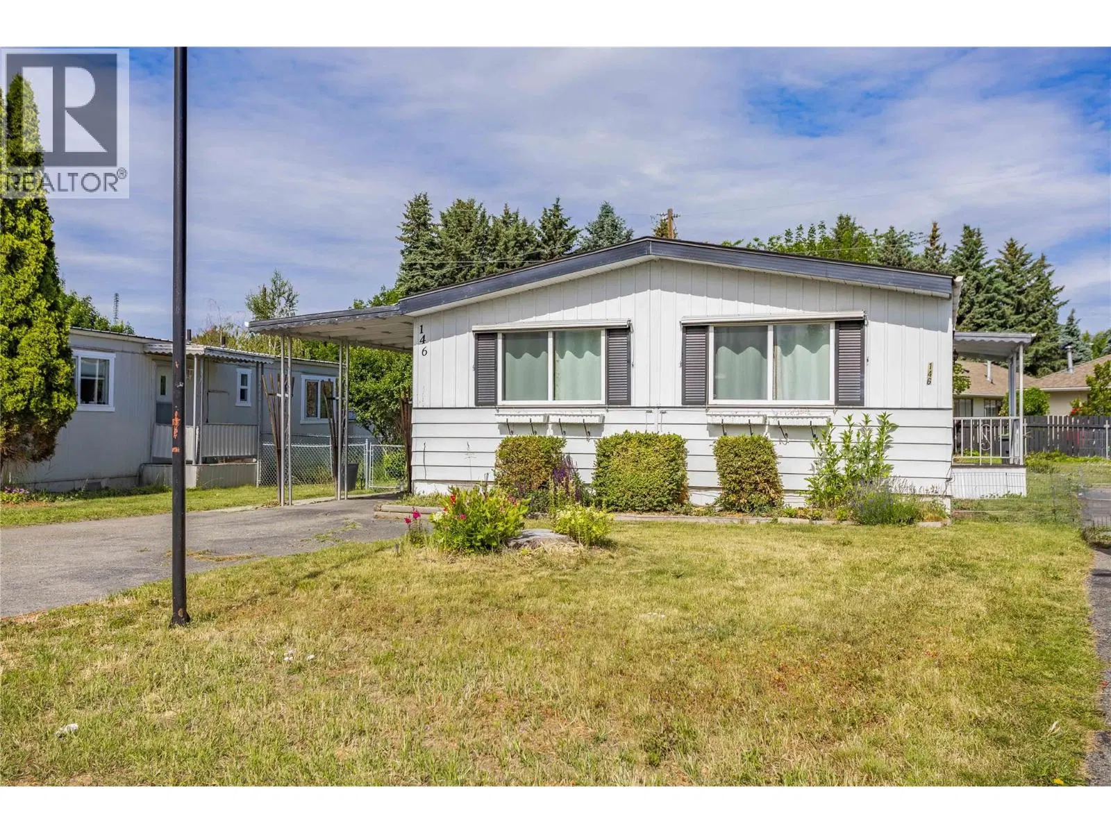 Photo 1 of 22 at #146 – 3745 LAKESHORE Road