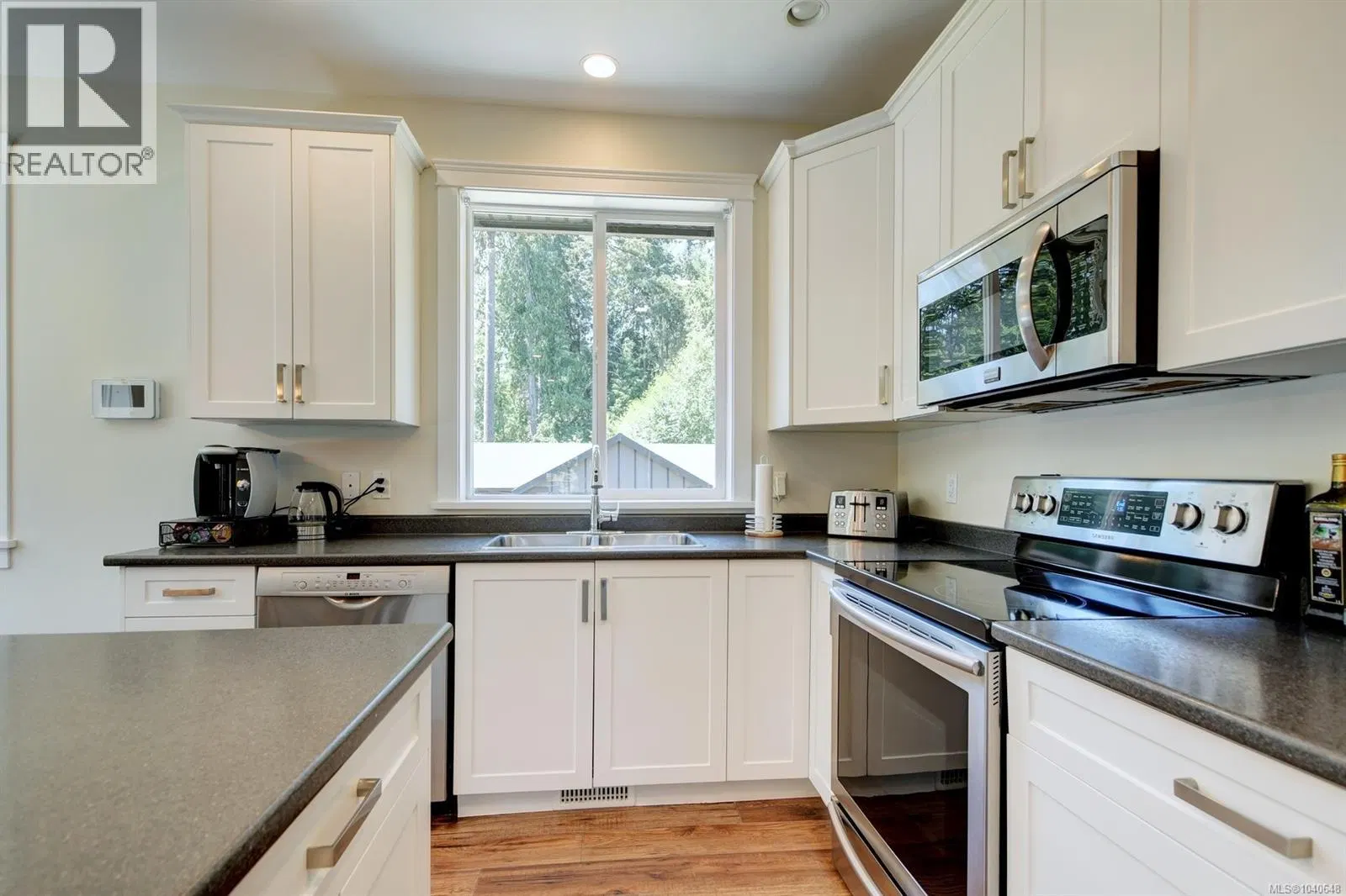 Photo 3 of 30 at 2656 Worthington Road