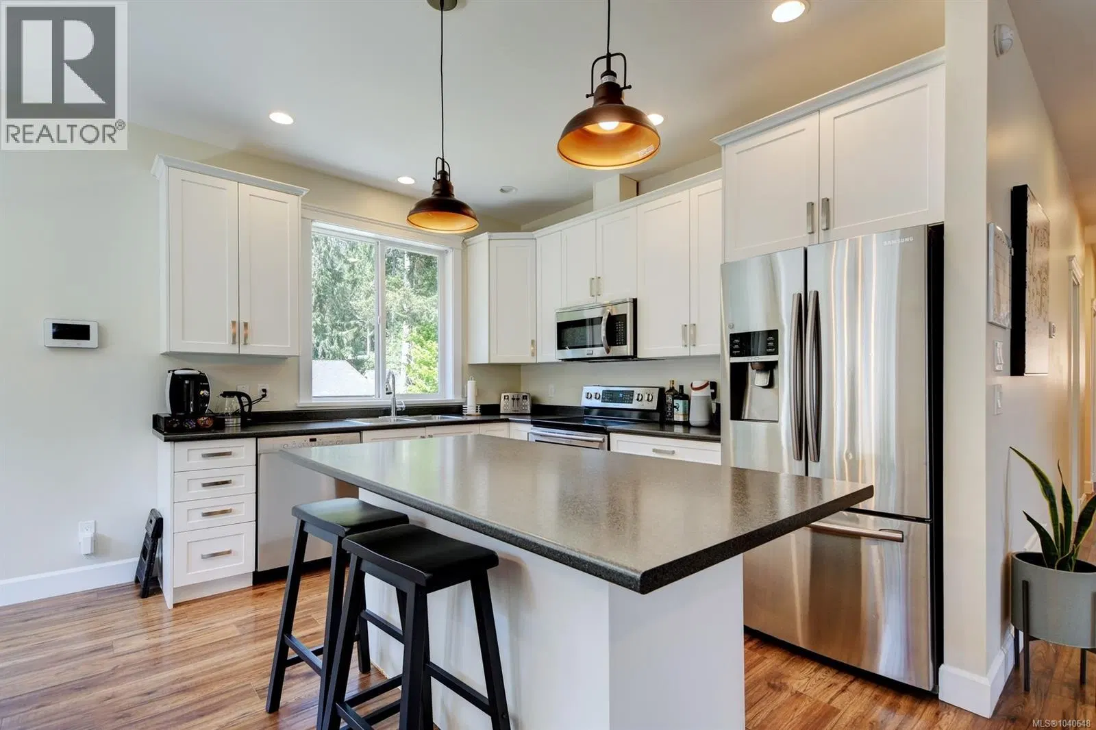 Photo 5 of 30 at 2656 Worthington Road