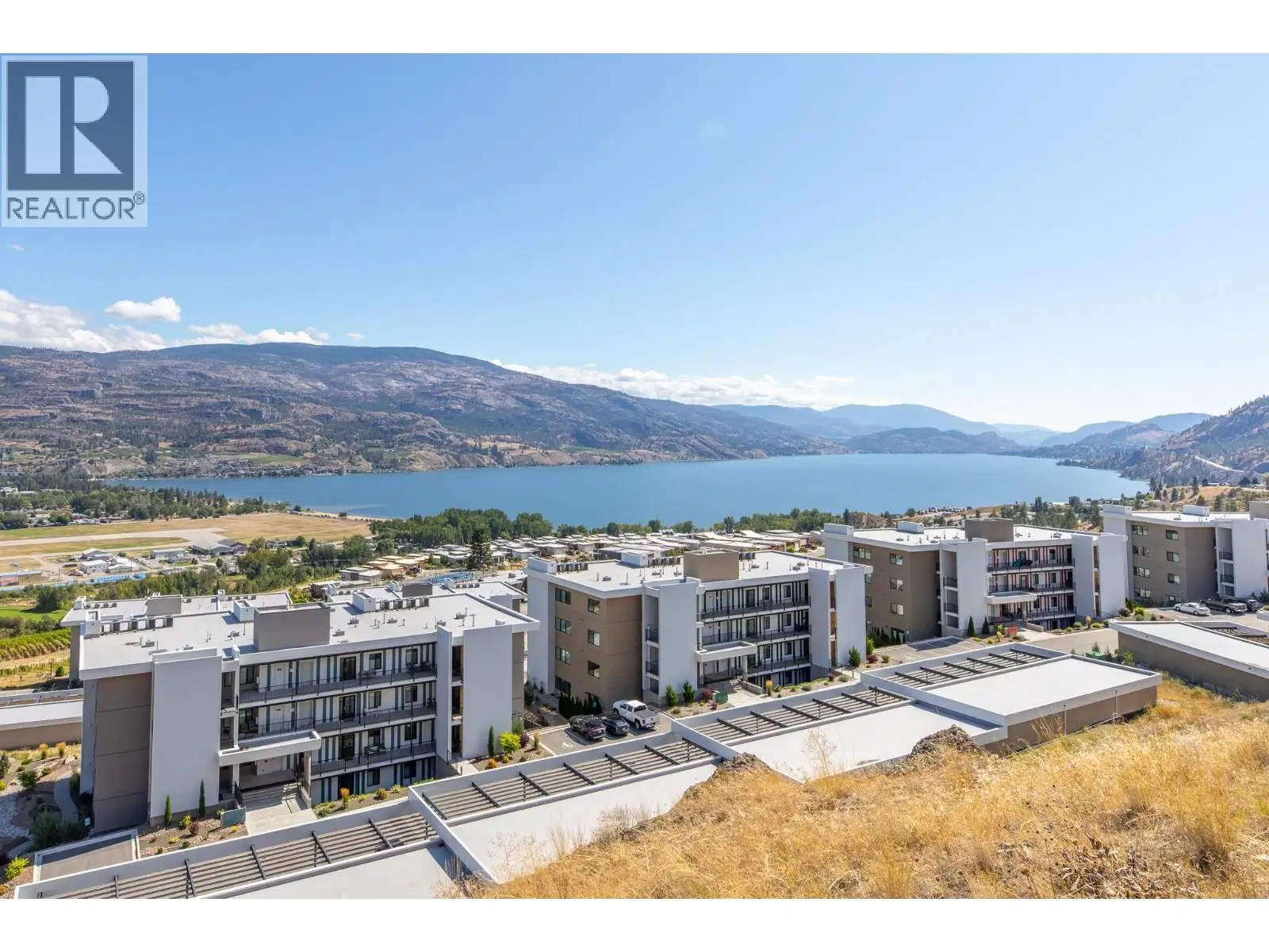 #712 – 700 VISTA Park