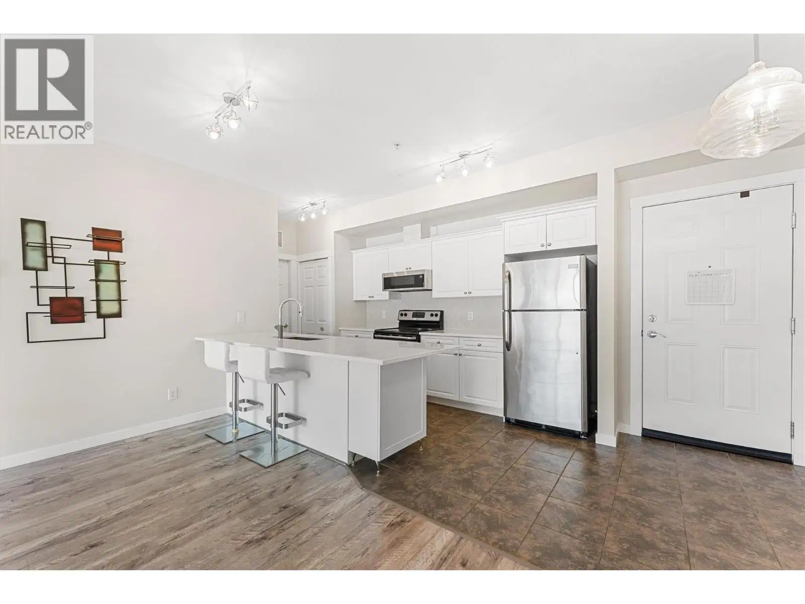 #303 – 3550 Woodsdale Road